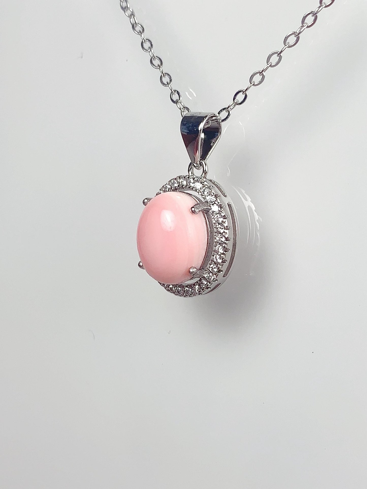 10mm X 8mm Genuine Natural Queen Conch Oval Cut 18K Gold Plated S 925 Sterling Silver Necklace Pendant