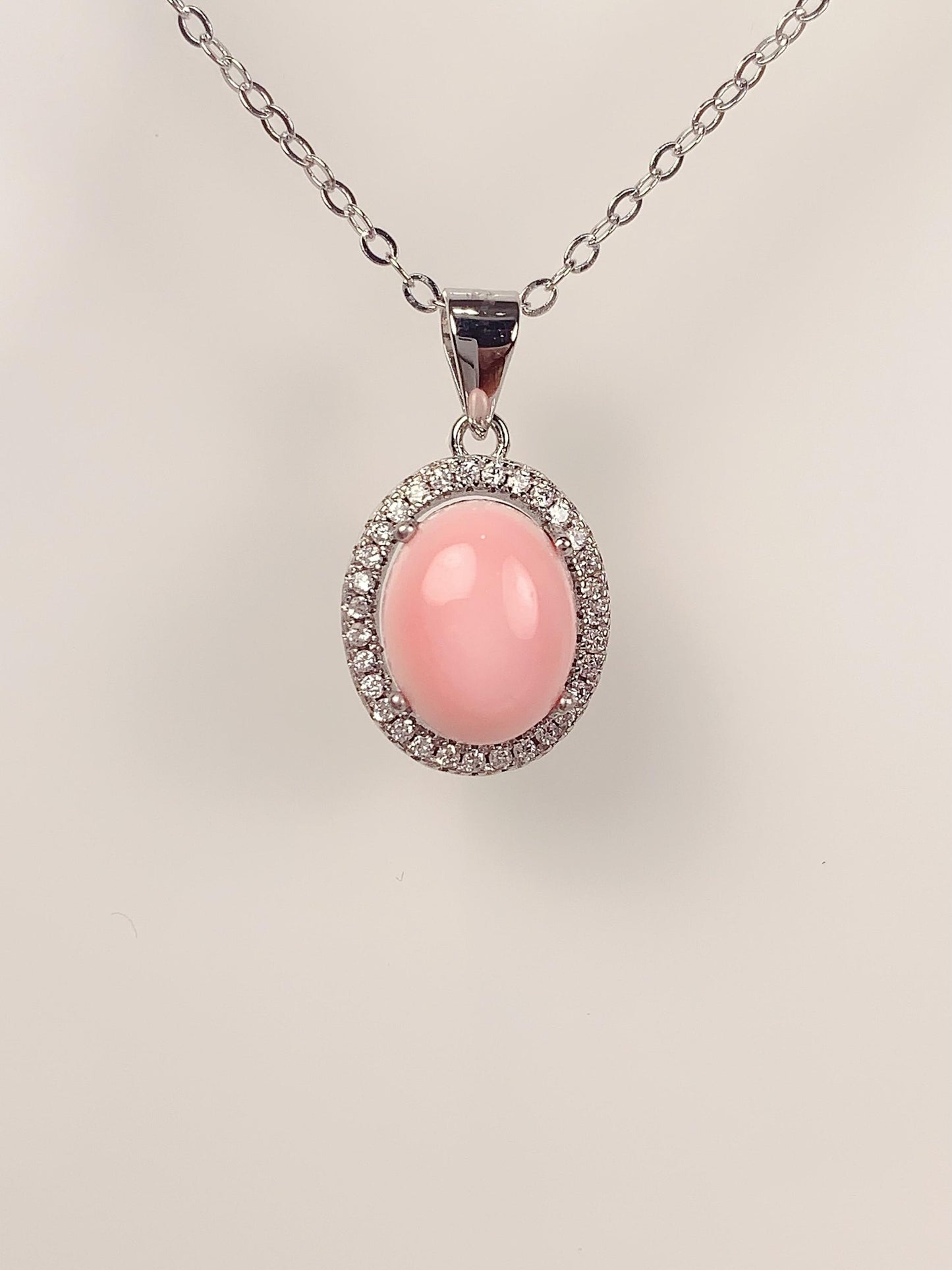 10mm X 8mm Genuine Natural Queen Conch Oval Cut 18K Gold Plated S 925 Sterling Silver Necklace Pendant