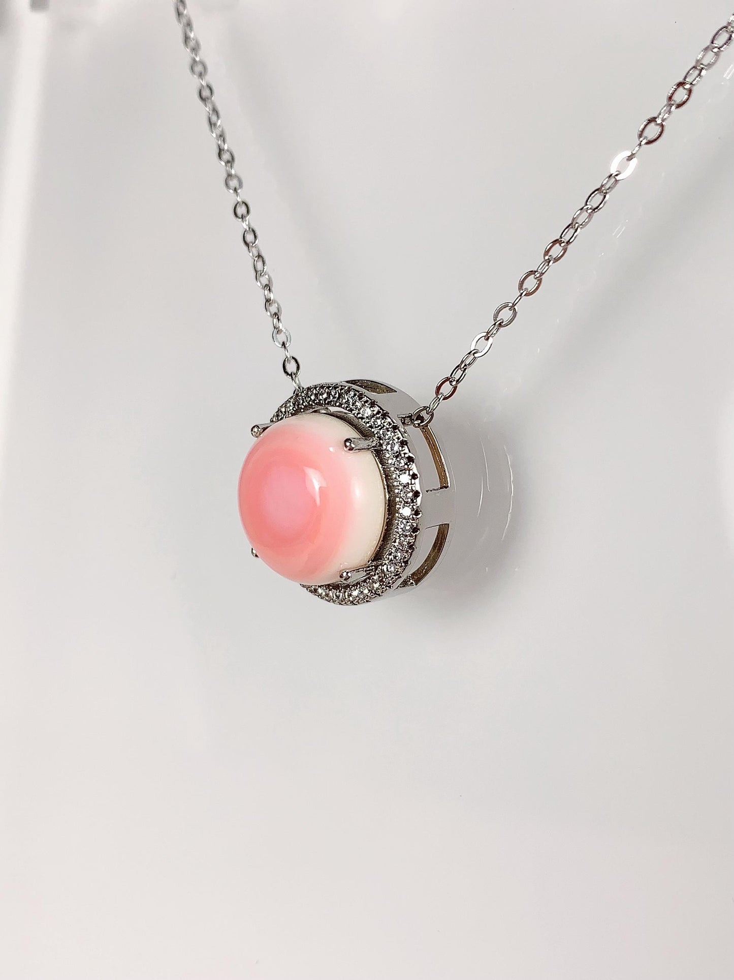 12mm Genuine Natural Queen Conch round Cut 18K Gold Plated S 925 Sterling Silver Necklace Pendant