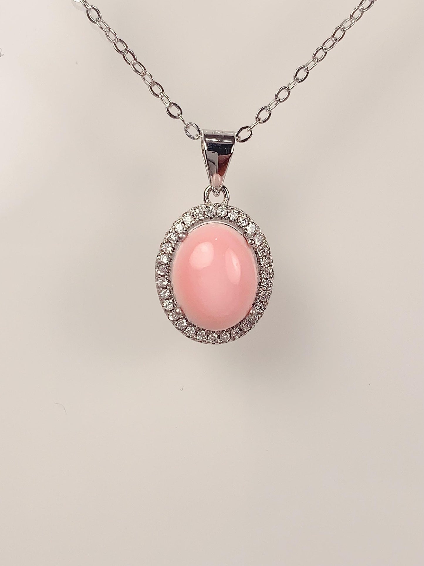 10mm X 8mm Genuine Natural Queen Conch Oval Cut 18K Gold Plated S 925 Sterling Silver Necklace Pendant