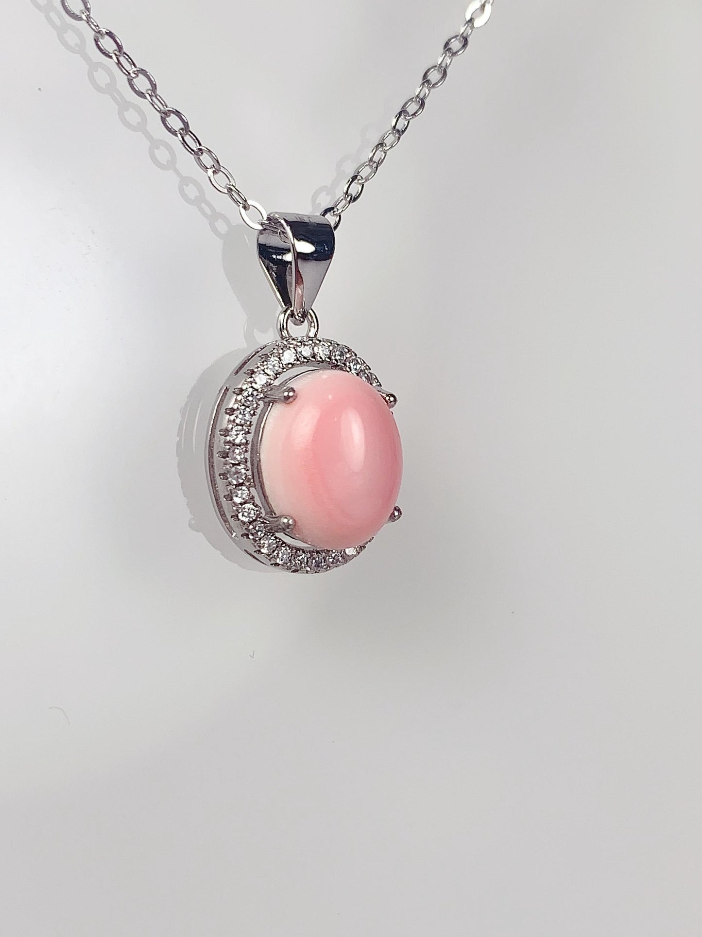 10mm X 8mm Genuine Natural Queen Conch Oval Cut 18K Gold Plated S 925 Sterling Silver Necklace Pendant