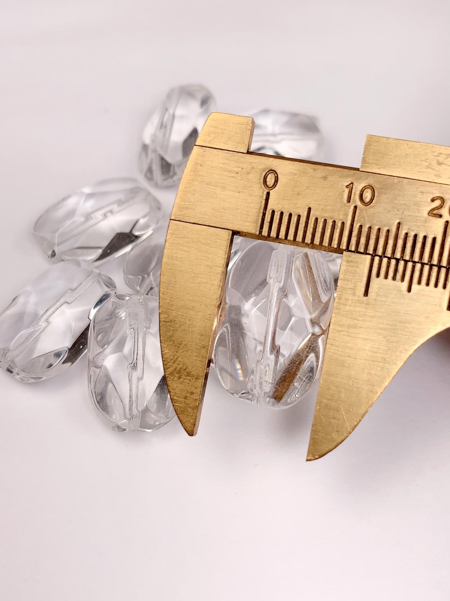 AAA Natural Clear Quartz Gemstone: Faceted Crystal Beads (19mmx13mm)