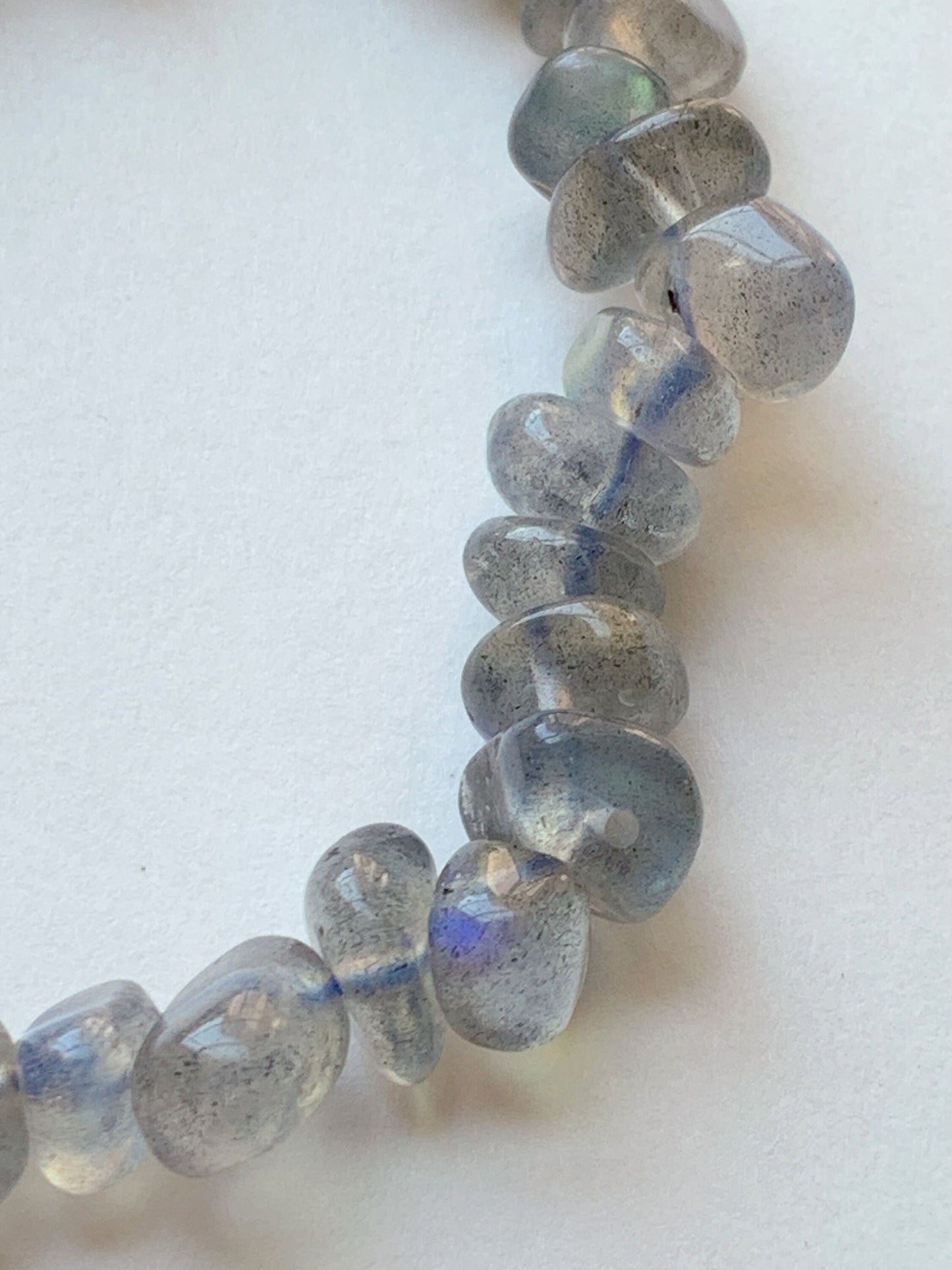 Natural Gray Blue Labradorite Stretch Bracelet: Free Shape Gemstone