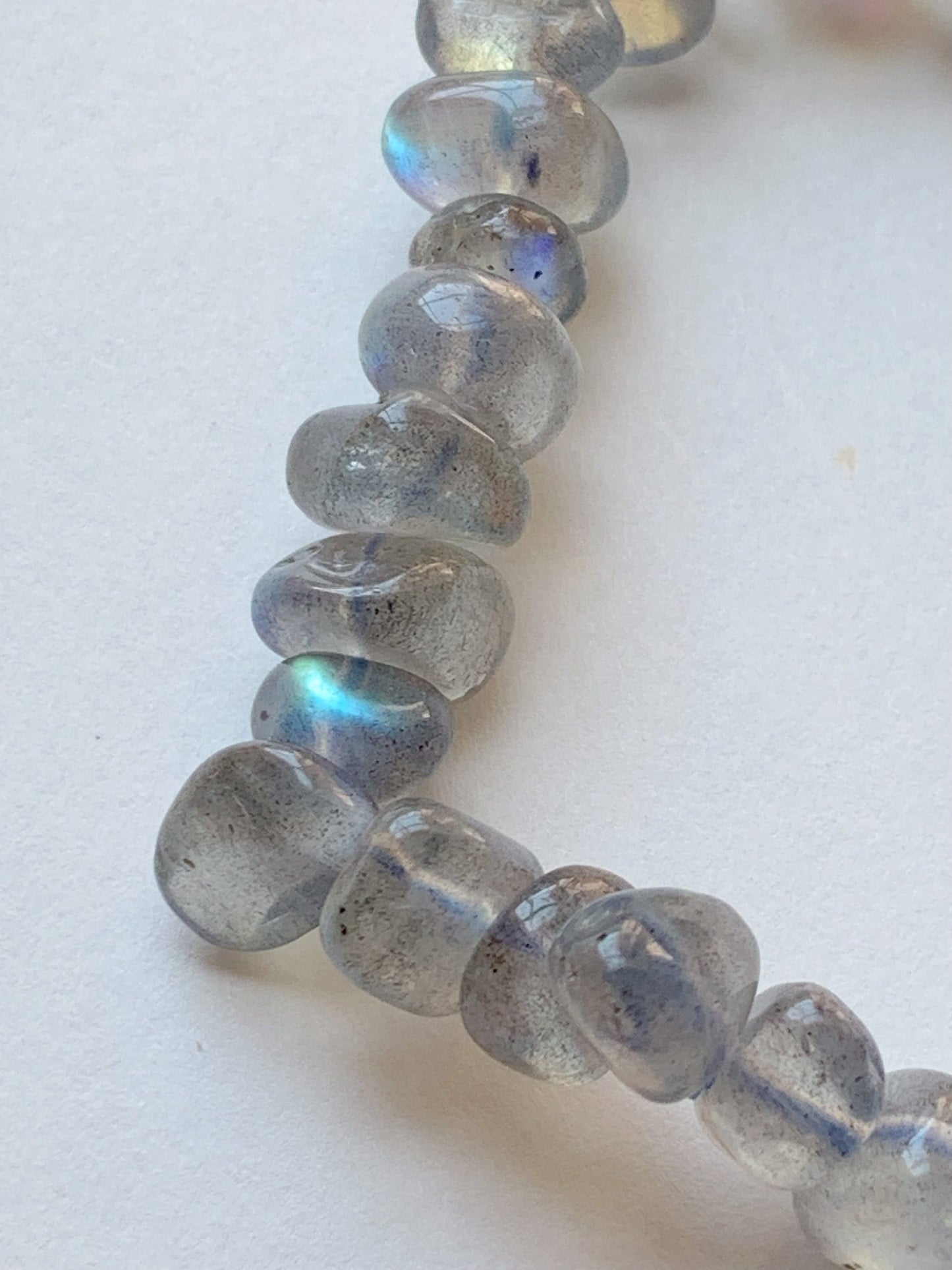 Natural Gray Blue Labradorite Stretch Bracelet: Free Shape Gemstone
