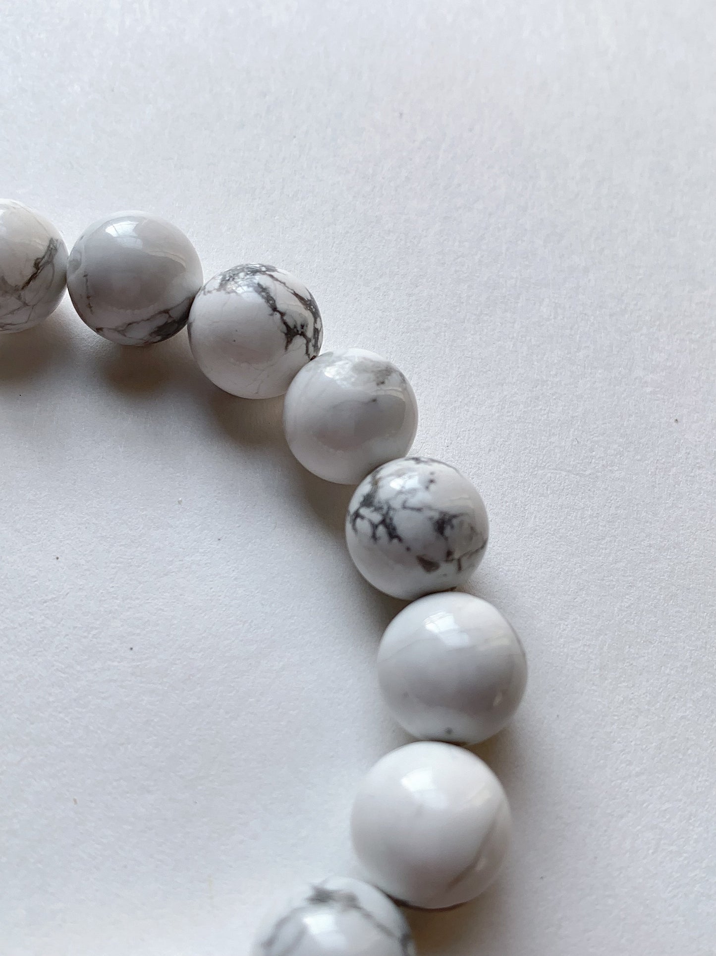 Grade AAA Genuine Natural White Gray Howlite Smooth Round Stretch Bracelet 6mm 8mm