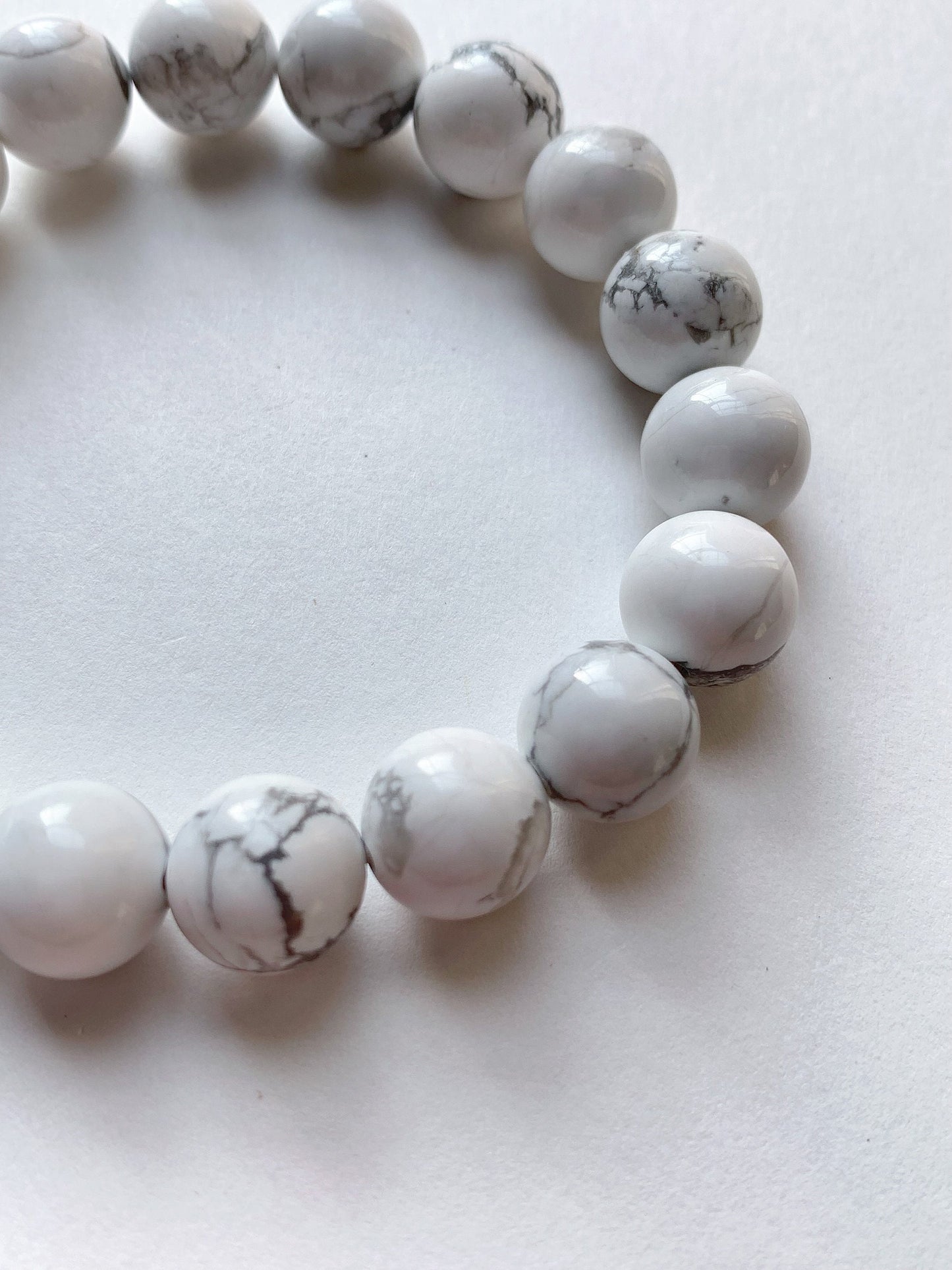 Grade AAA Genuine Natural White Gray Howlite Smooth Round Stretch Bracelet 6mm 8mm
