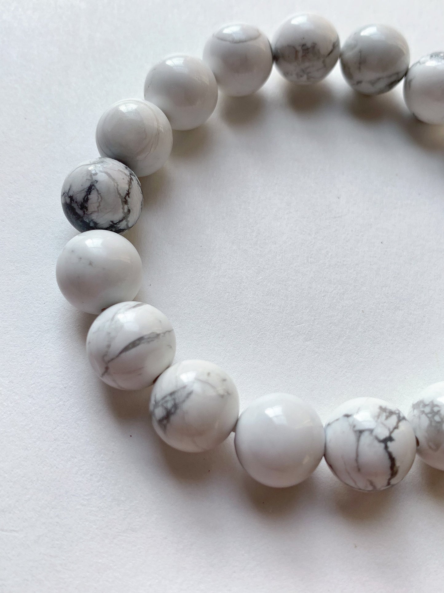 Grade AAA Genuine Natural White Gray Howlite Smooth Round Stretch Bracelet 6mm 8mm