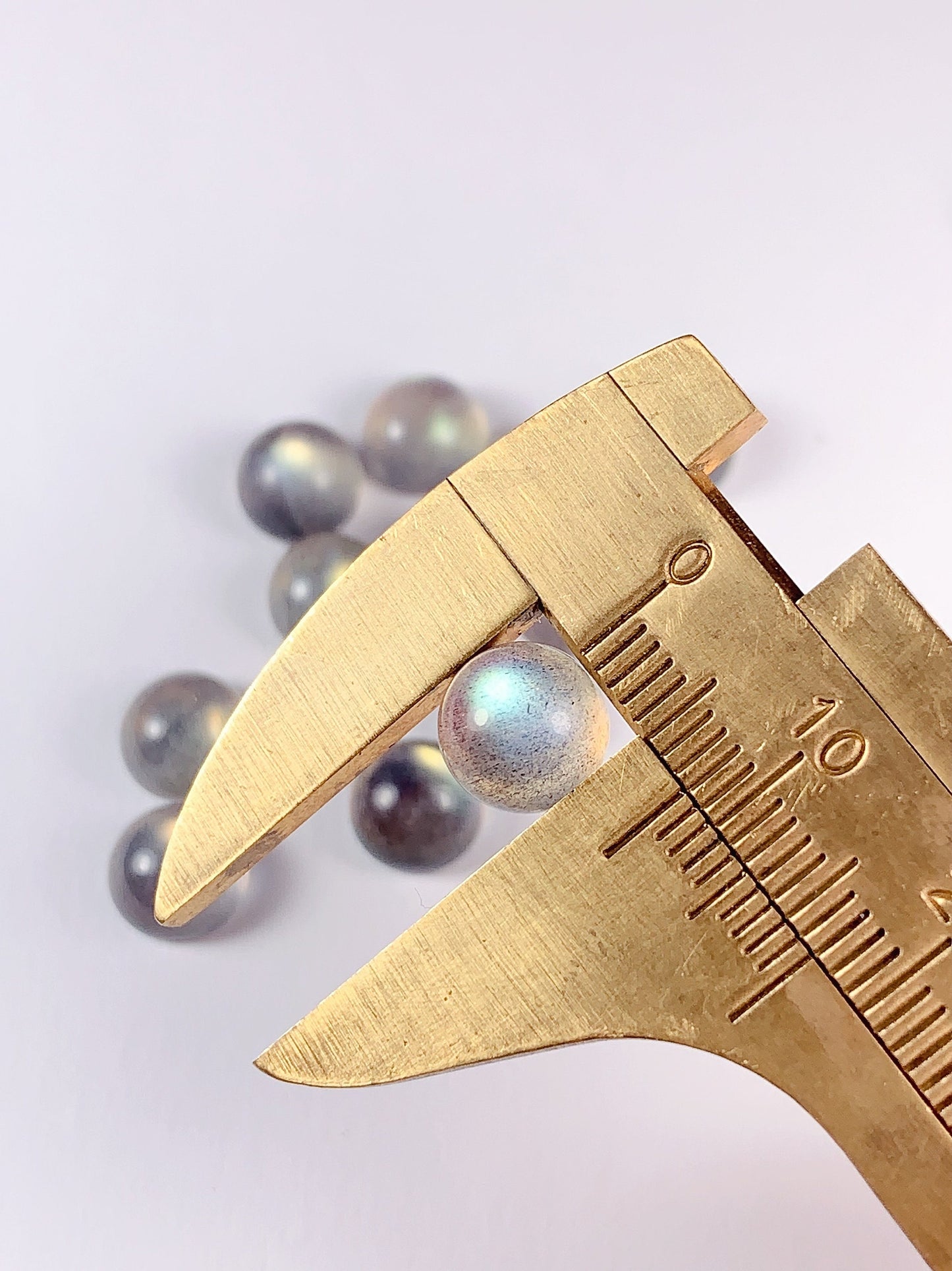 8mm AAA Gray Blue Labradorite Gemstone: Natural Round Cut Loose Stone
