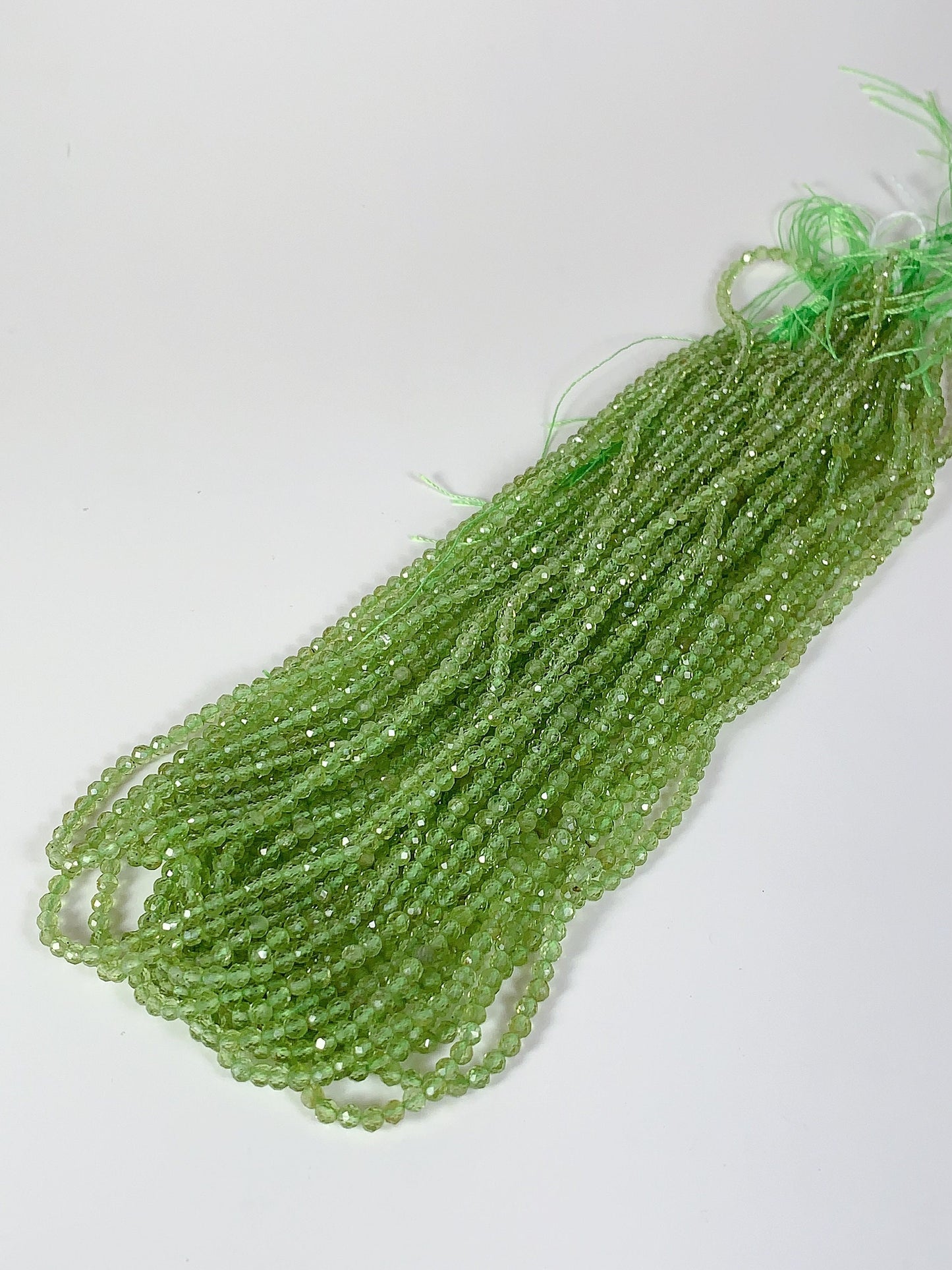 AAA Natural Green Peridot Faceted Round Beads : Genuine Gemstone Strand 15.5 (2mm 3mm 4mm)