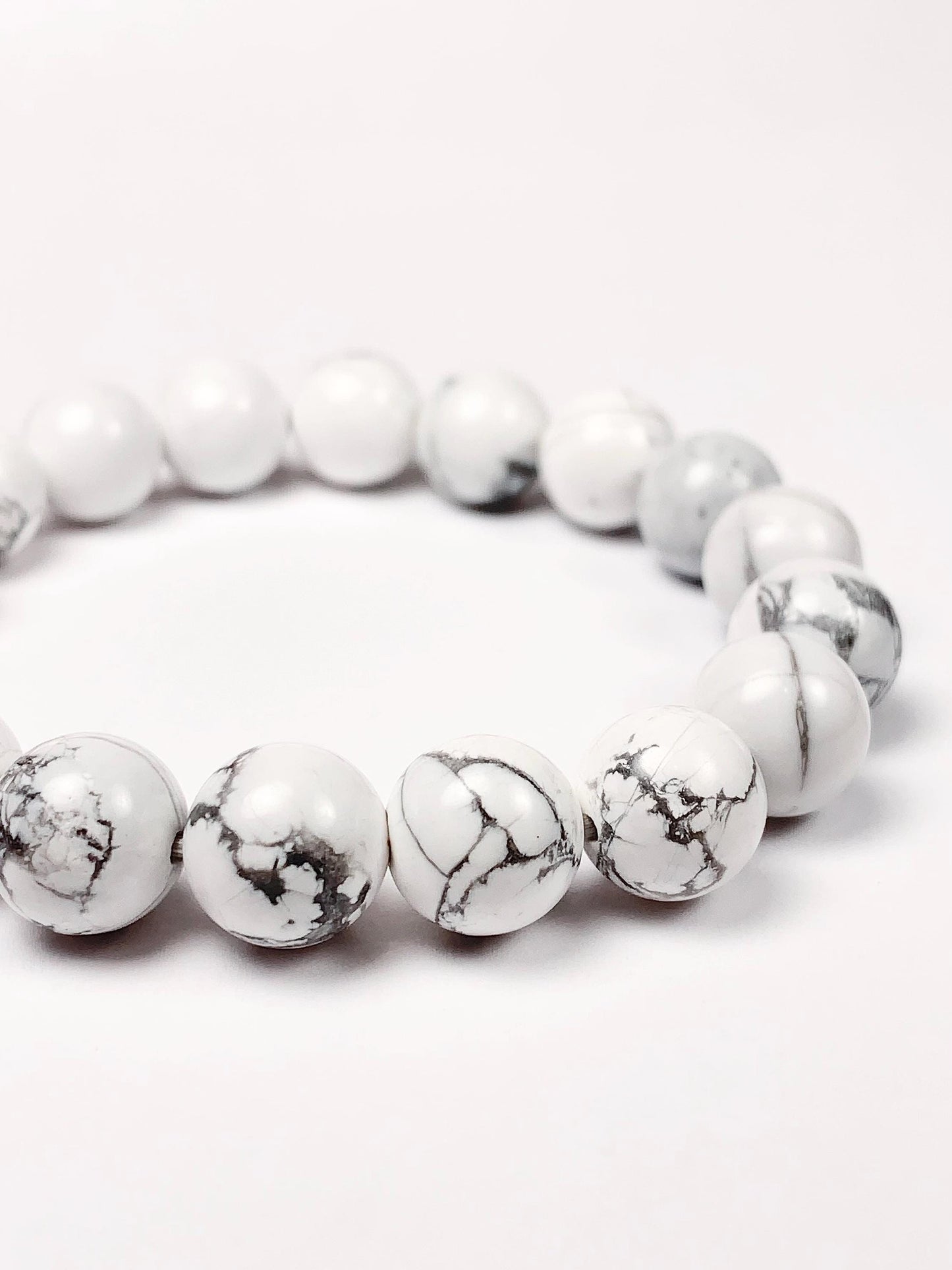 Grade AAA Genuine Natural White Gray Howlite Smooth Round Stretch Bracelet 6mm 8mm