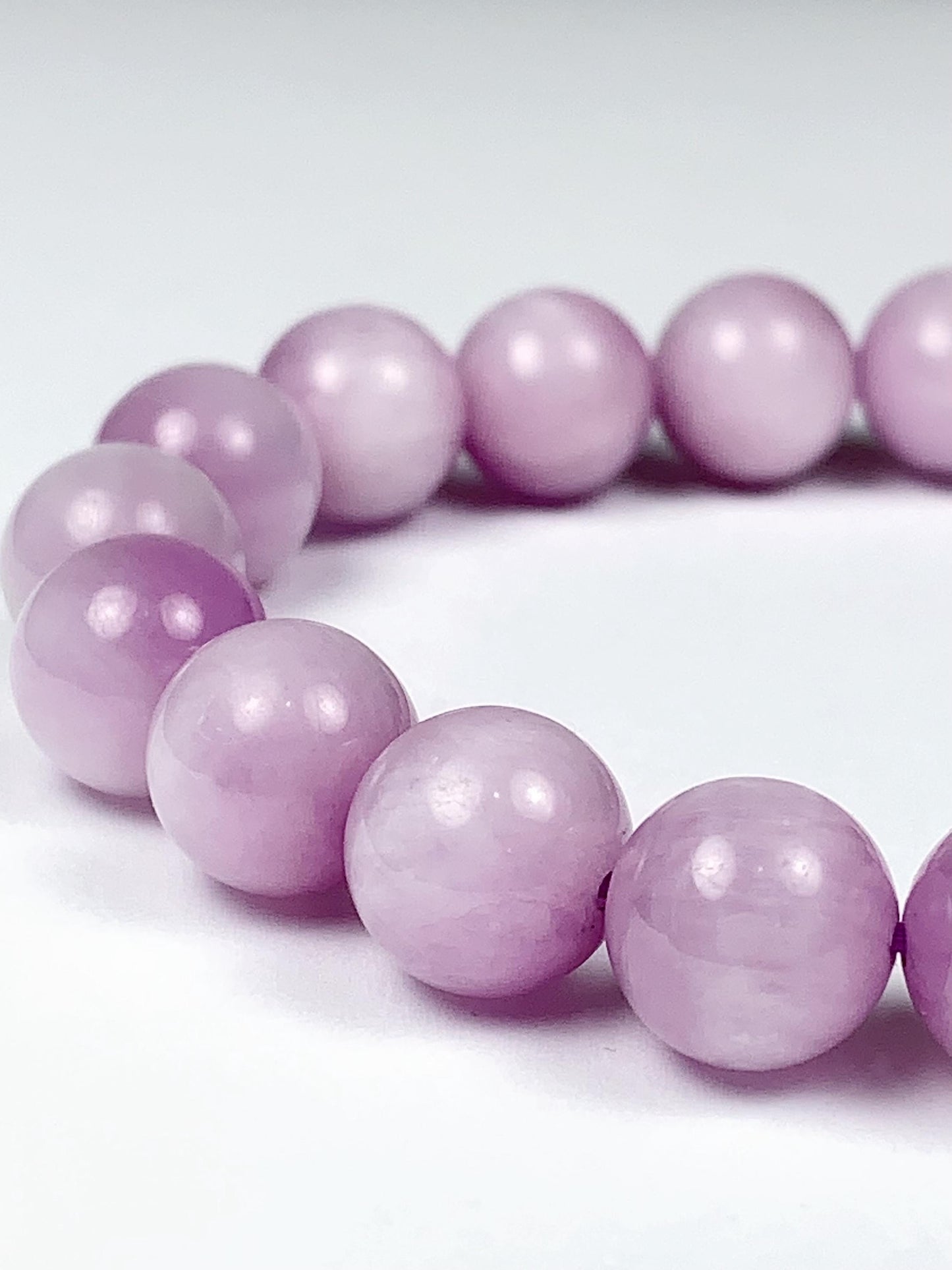 Natural Purple Kunzite Bracelet: Smooth Round Gemstone Beads (8mm 10mm 12mm)