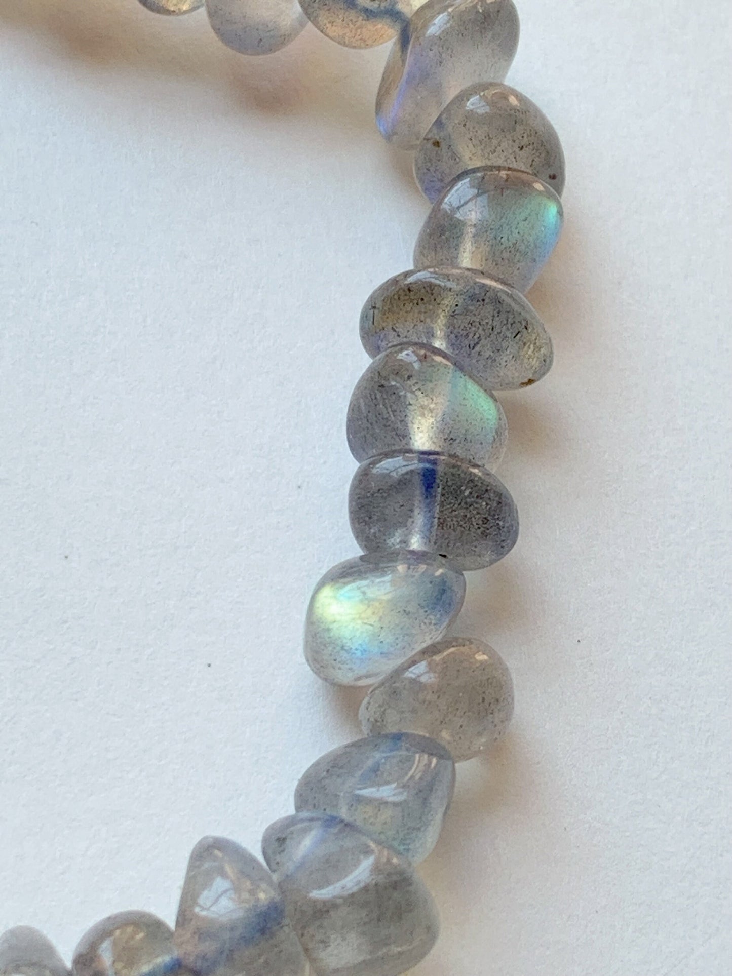 Natural Gray Blue Labradorite Stretch Bracelet: Free Shape Gemstone