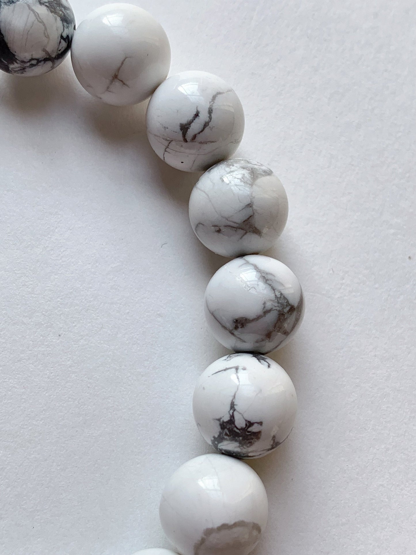 Grade AAA Genuine Natural White Gray Howlite Smooth Round Stretch Bracelet 6mm 8mm