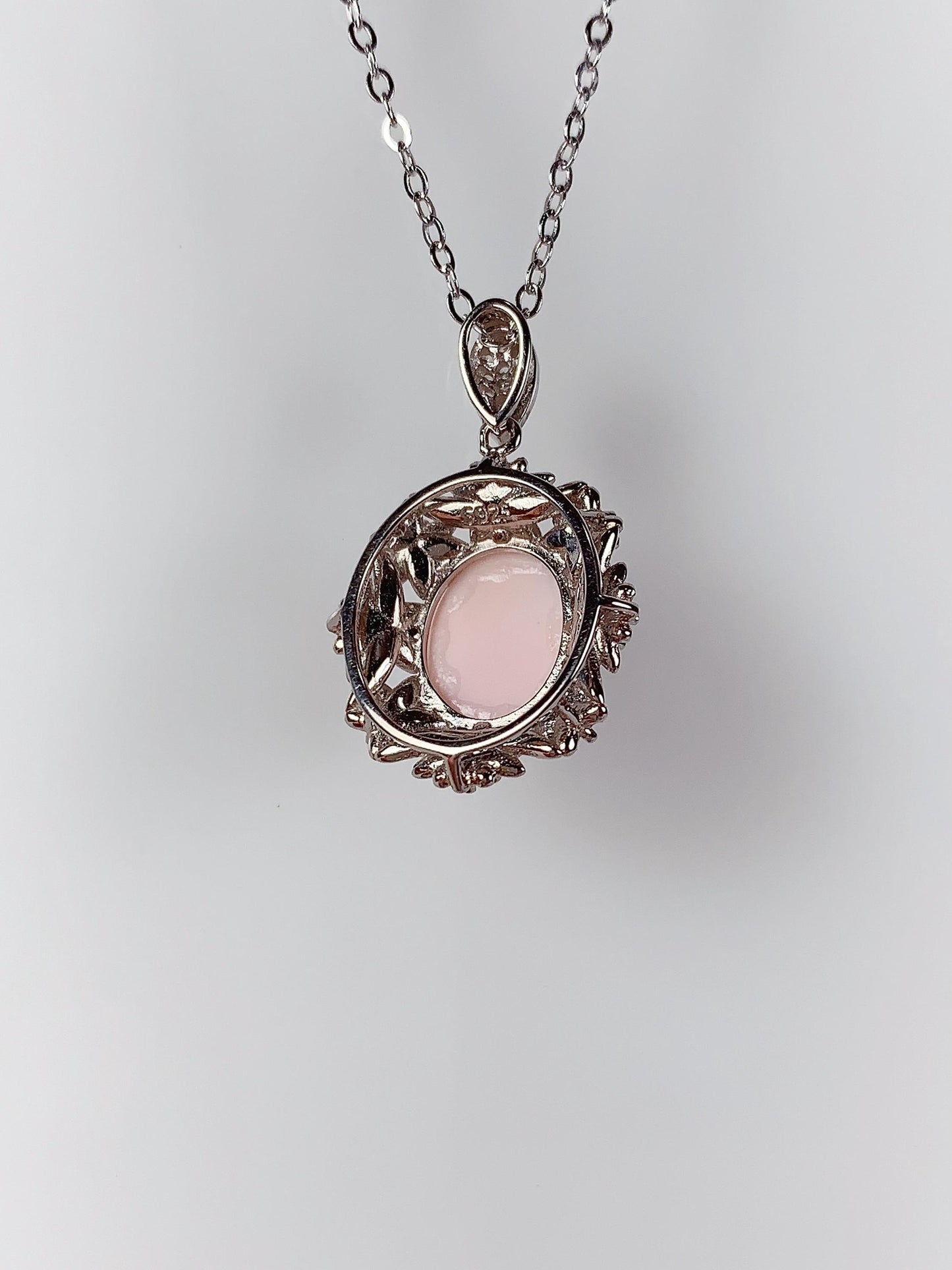 Queen Conch Necklace: 18K Gold Plated Sterling Silver Pendant