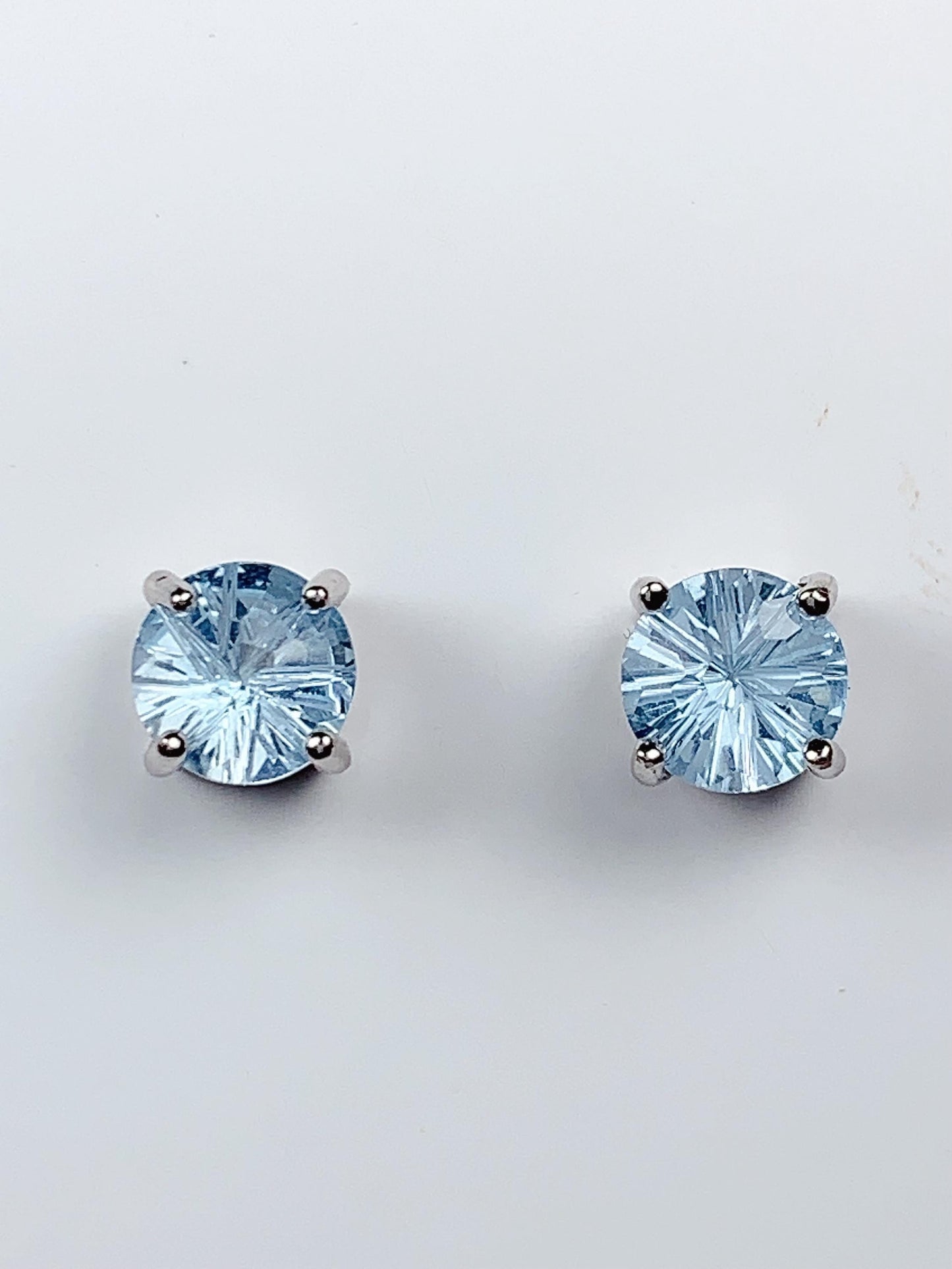 6mm Grade AAA Genuine Natural Sky Blue Topaz Millennium Cut 18k Gold Plated S 925 Sterling Silver Earring