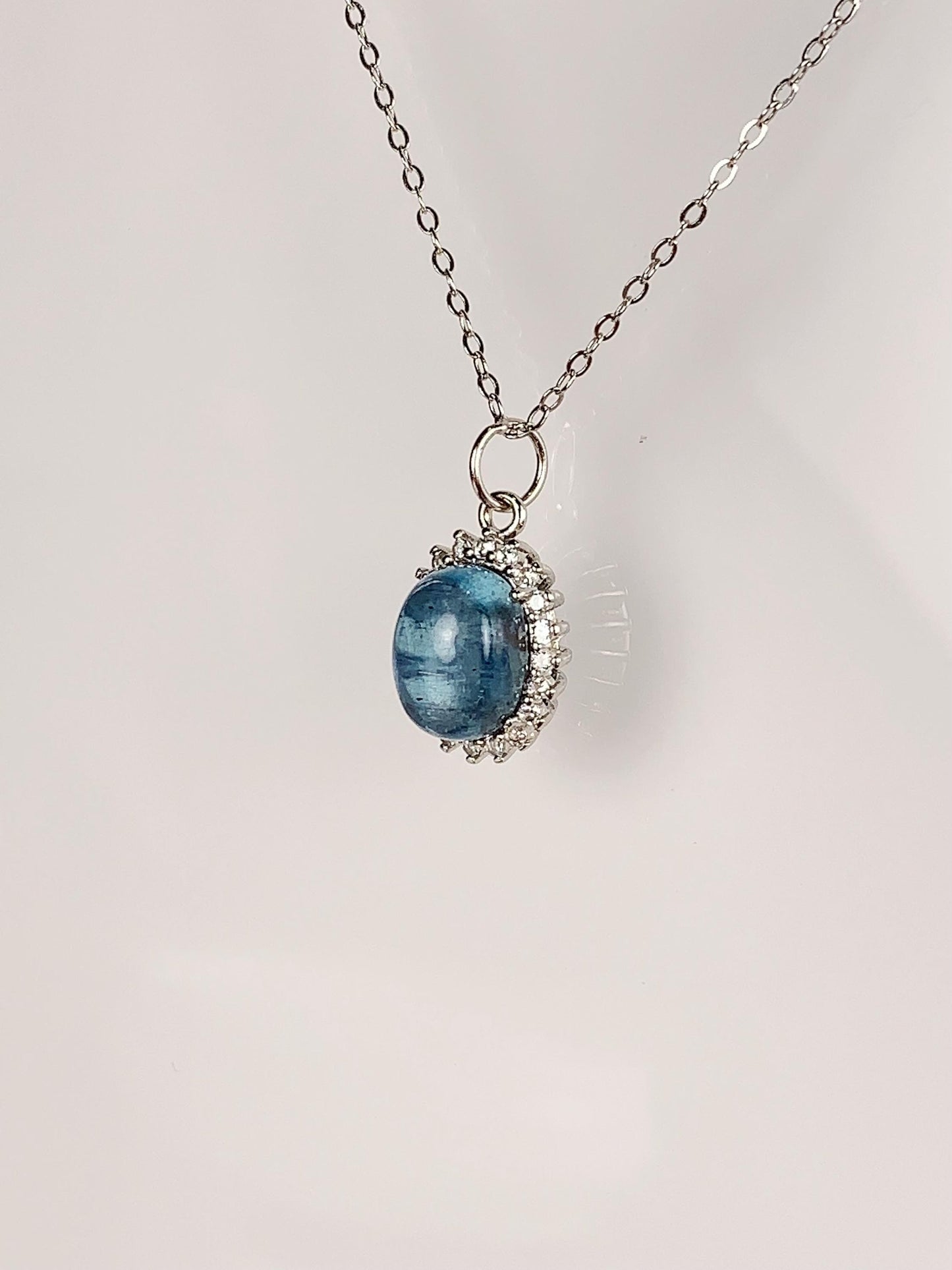 Oval Aquamarine Pendant Necklace: 18K Gold Plated Sterling Silver
