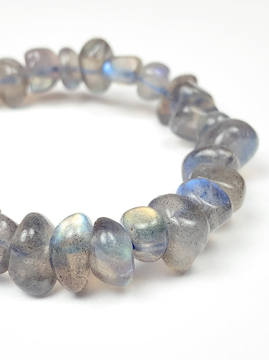 Natural Gray Blue Labradorite Stretch Bracelet: Free Shape Gemstone
