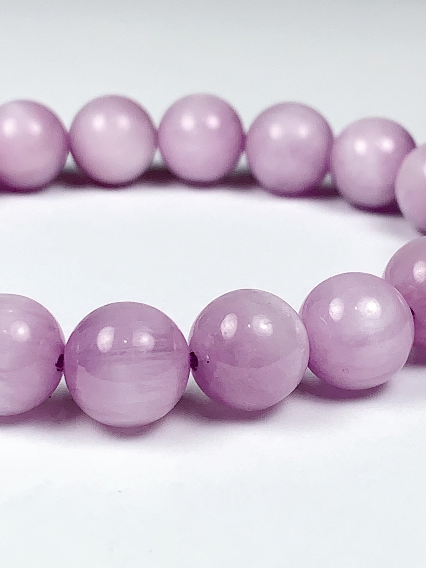 Natural Purple Kunzite Bracelet: Smooth Round Gemstone Beads (8mm 10mm 12mm)