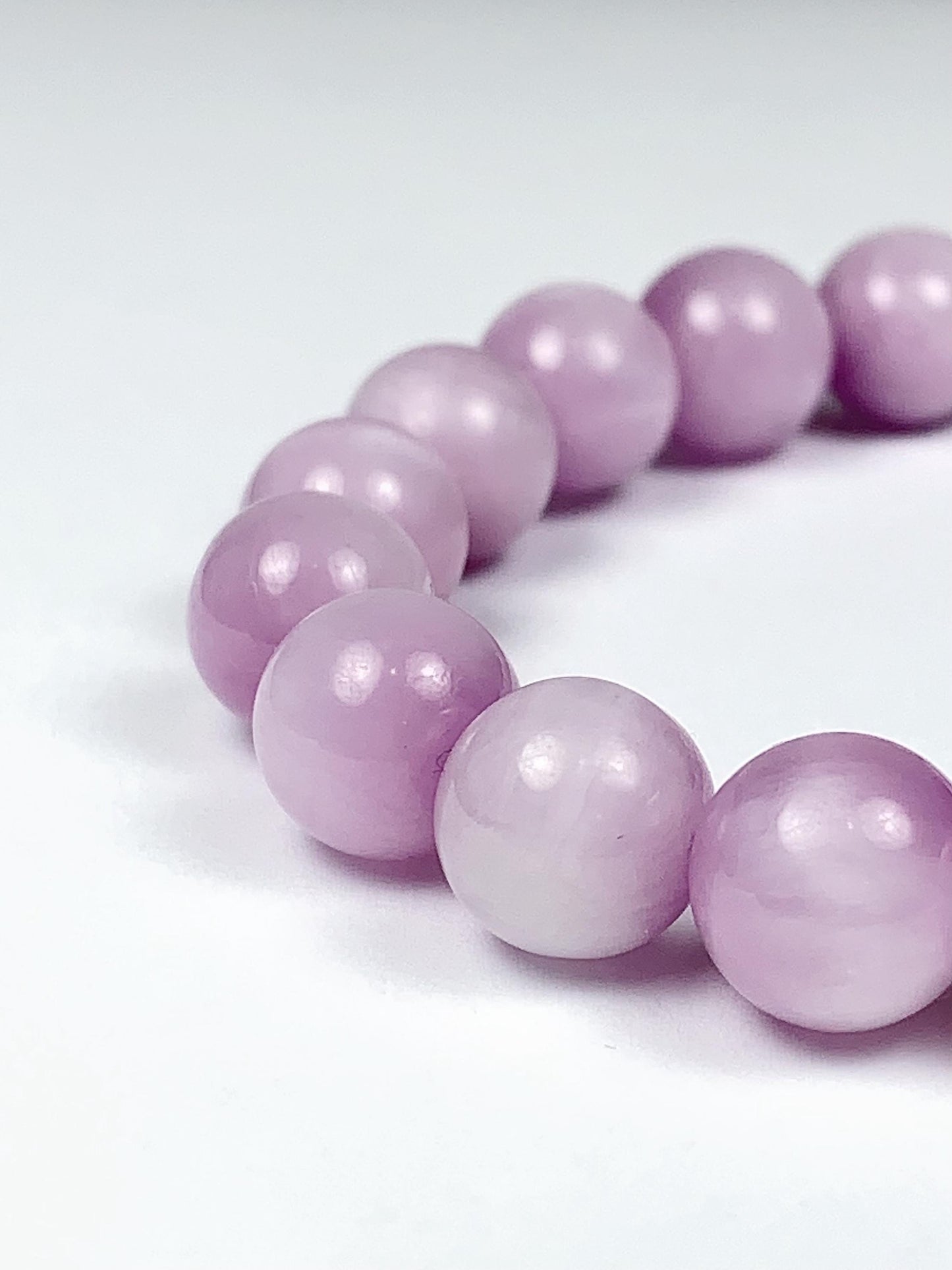 Natural Purple Kunzite Bracelet: Smooth Round Gemstone Beads (8mm 10mm 12mm)