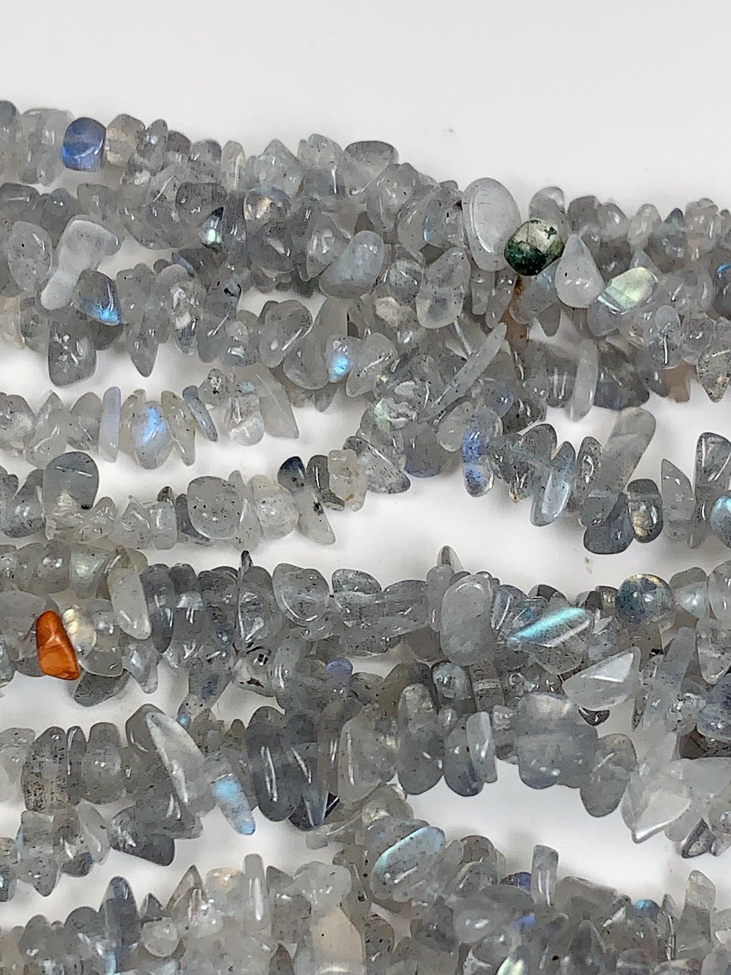 Labradorite Chip Beads: 32" Gray Blue Gemstone Nuggets (3-8mm)