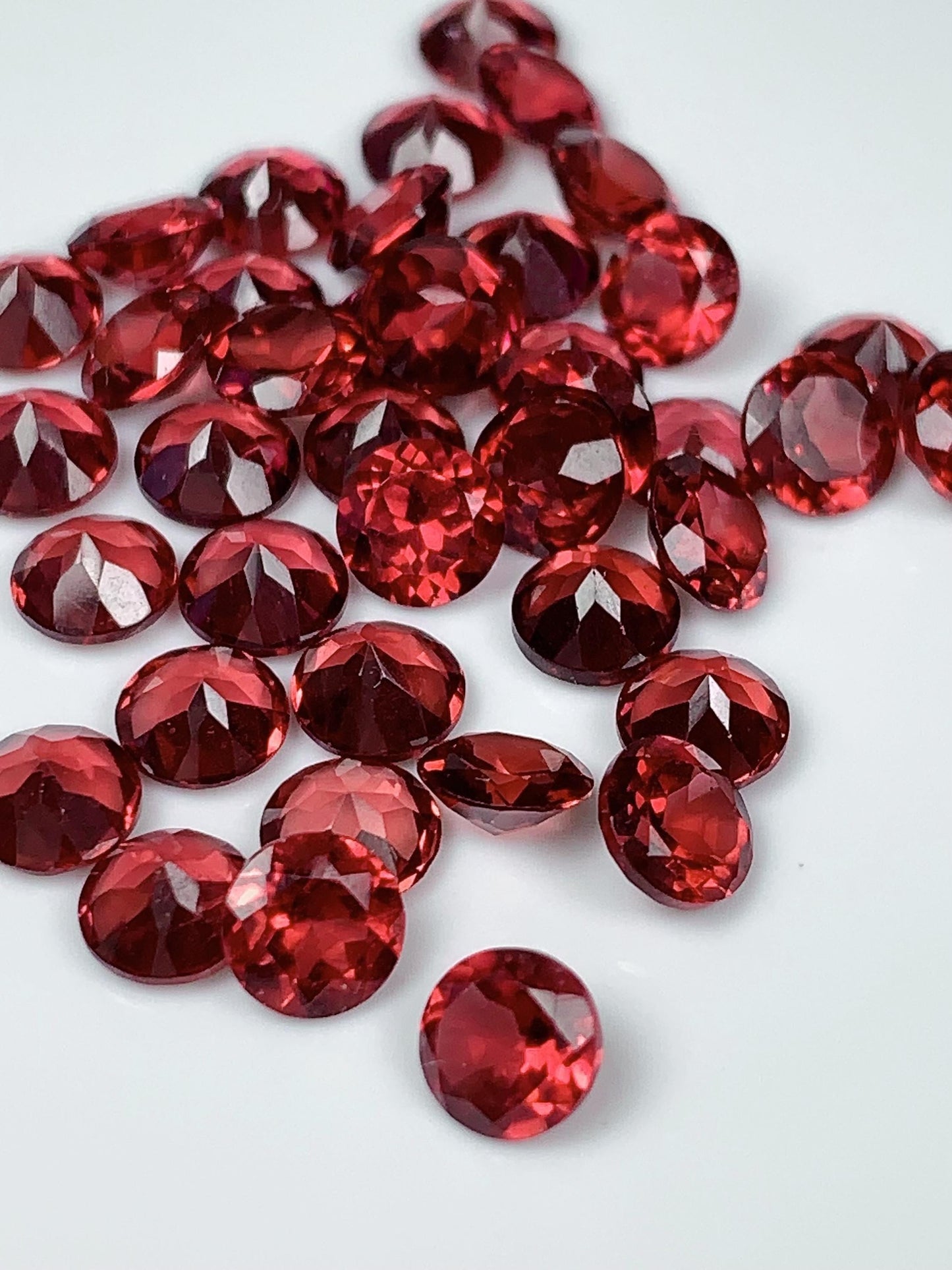 5mm Grade AAA Genuine Natural Claret Red Garnet Loose Gems Gemstone faceted round cut