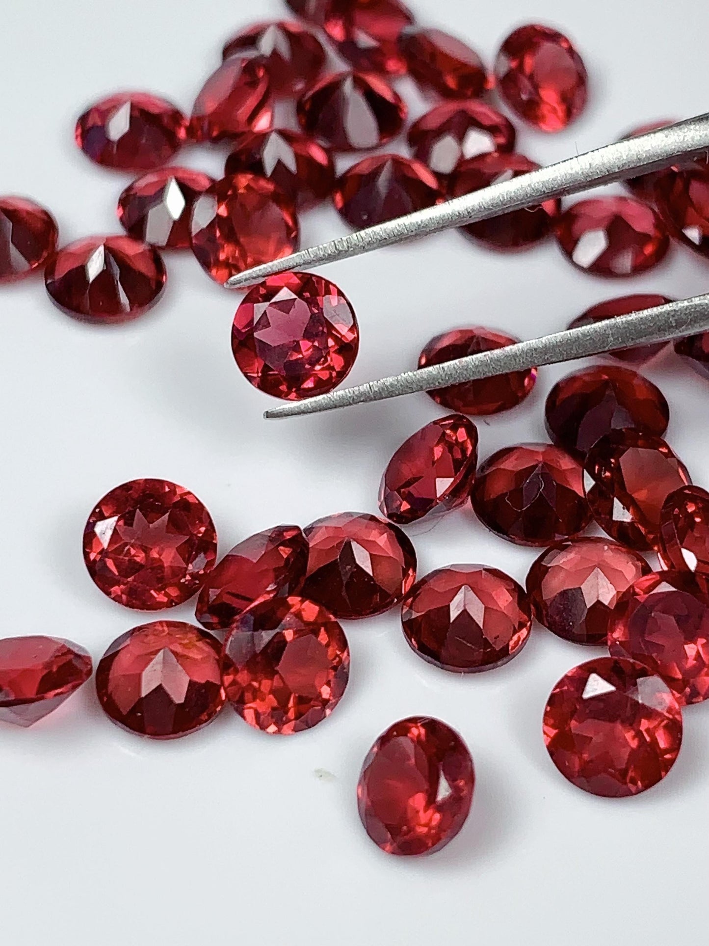 5mm Grade AAA Genuine Natural Claret Red Garnet Loose Gems Gemstone faceted round cut