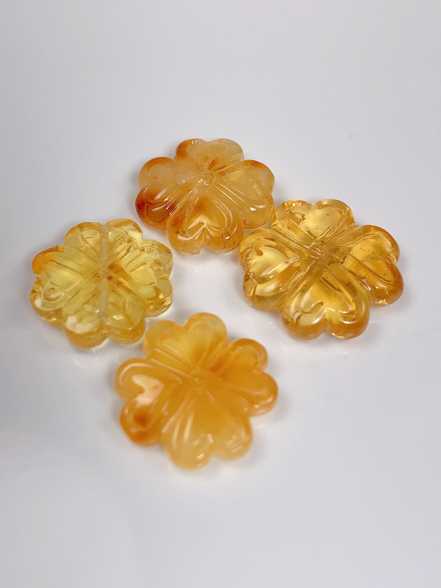 Natural Yellow Amber Flower Gemstone: Heart Cut (15mm-17mm)
