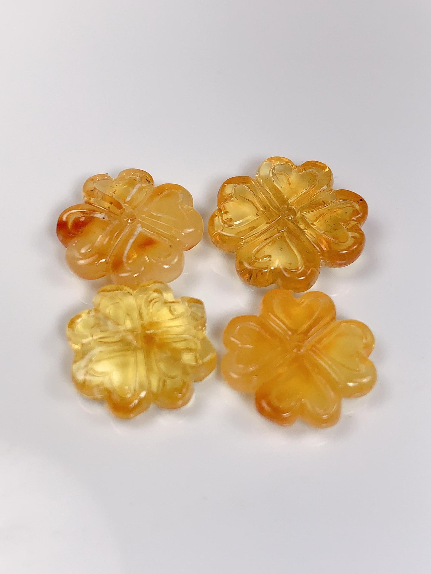 Natural Yellow Amber Flower Gemstone: Heart Cut (15mm-17mm)