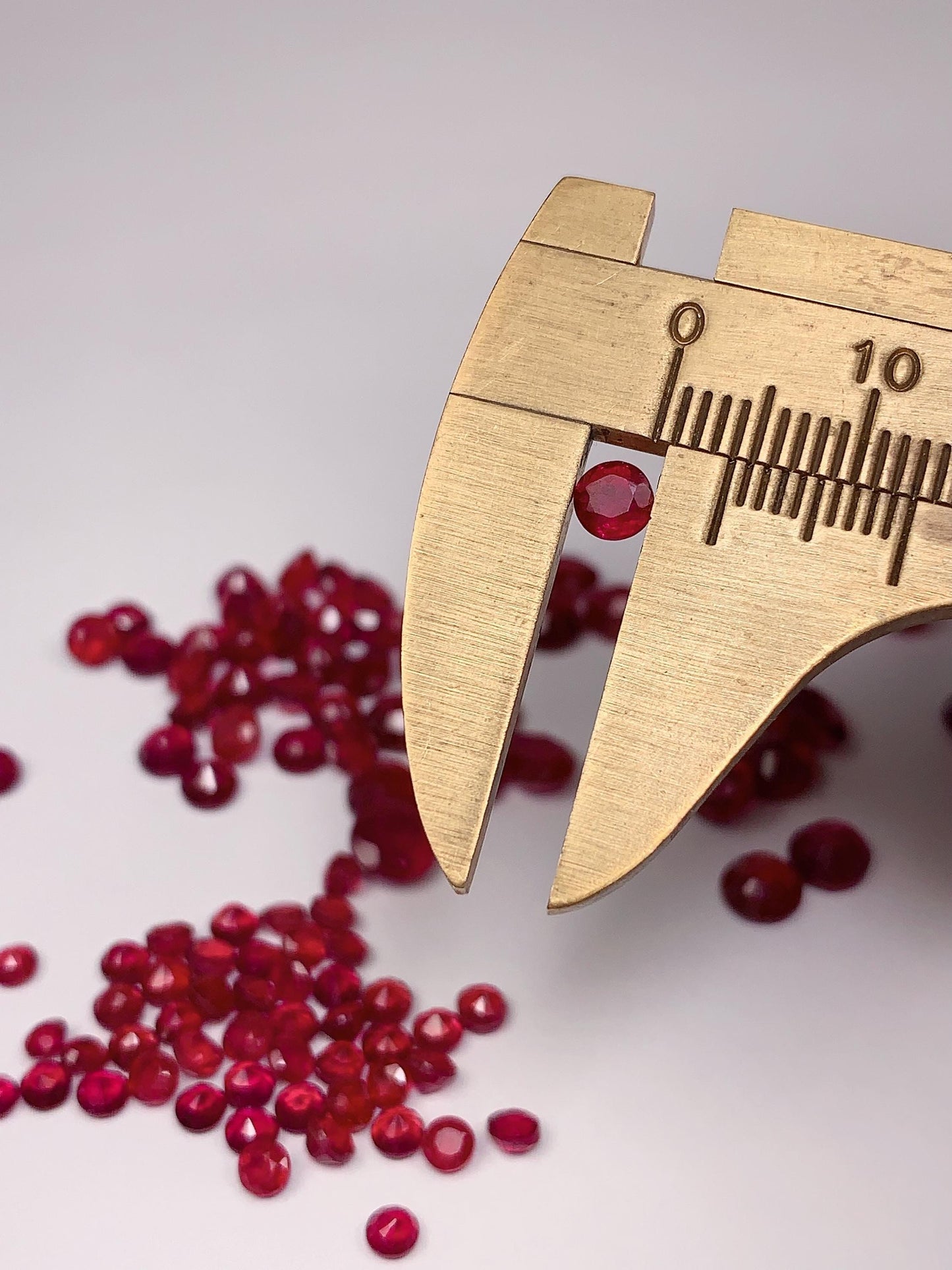 EGL USA Gemological Laboratory Certificate Natural Red Ruby (heated Filled) Loose Gemstone: Round Faceted Cut (3mm 4mm 5mm)