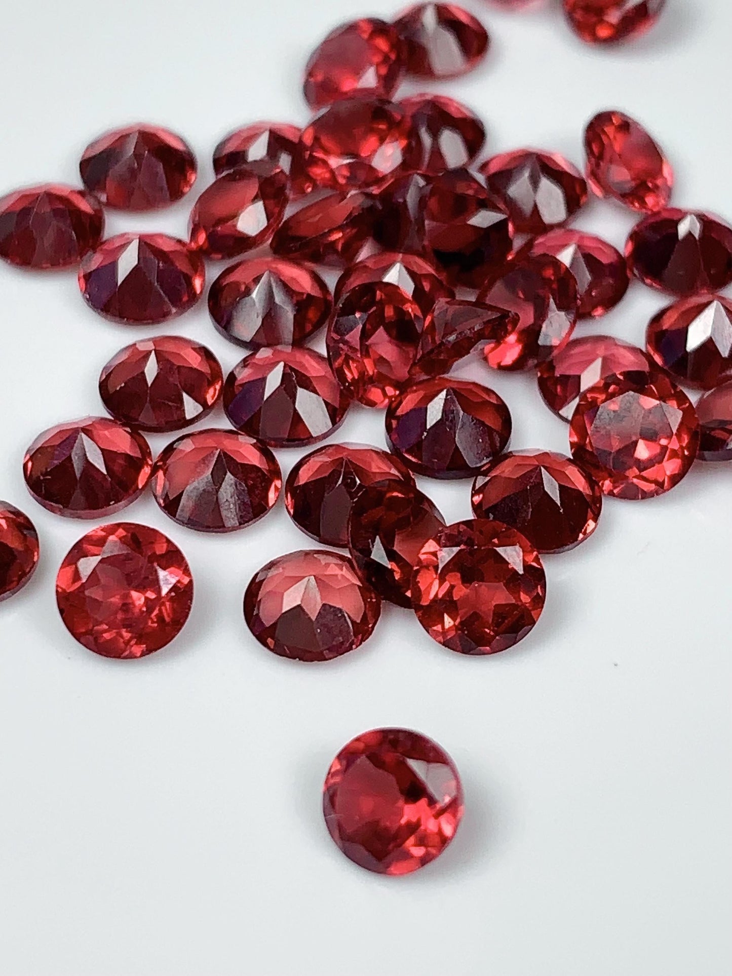 5mm Grade AAA Genuine Natural Claret Red Garnet Loose Gems Gemstone faceted round cut