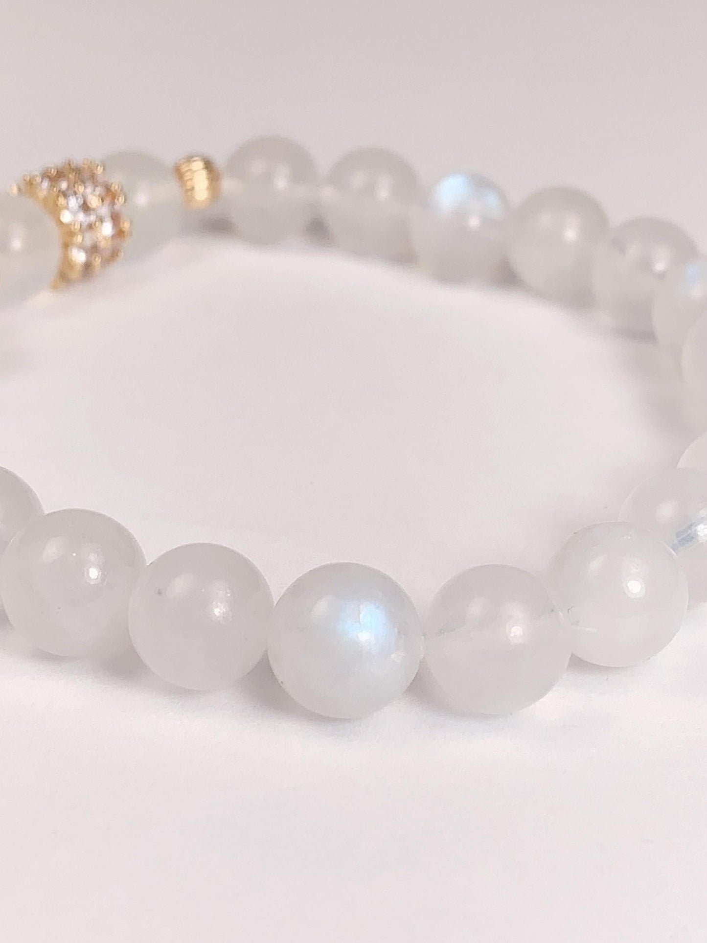 14K Gold Filled Genuine white blue moonstone Smooth Round Stretch Bracelet 8mm