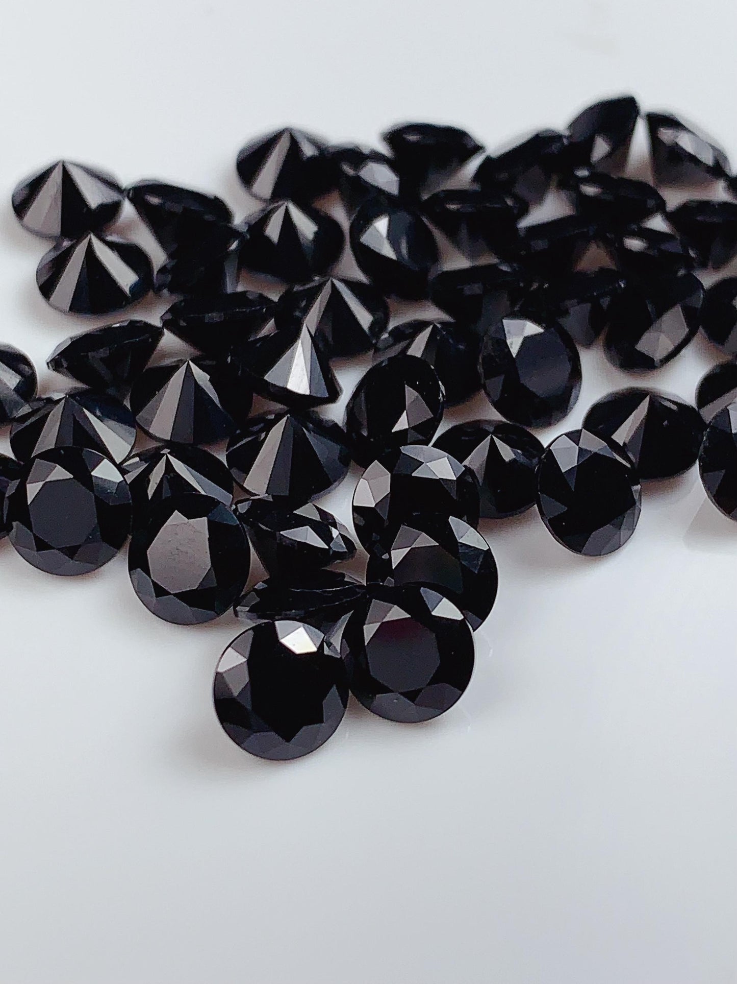 6mm AAA Black Spinel Gemstone: Natural Faceted Round Cut