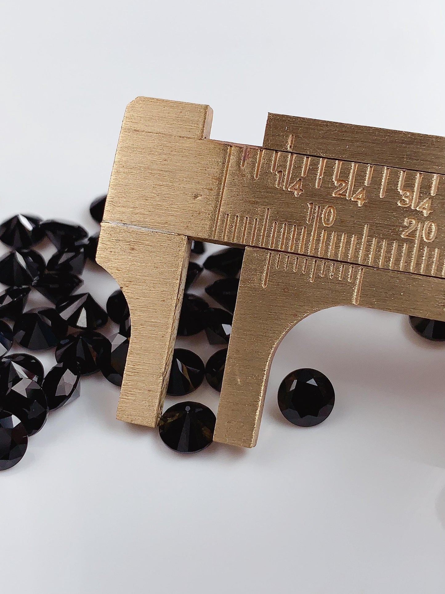 6mm AAA Black Spinel Gemstone: Natural Faceted Round Cut
