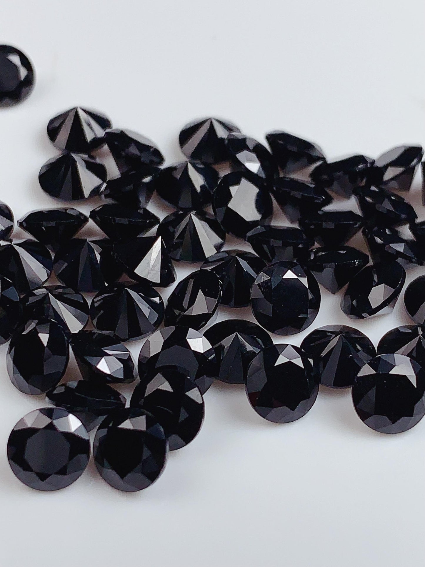 6mm AAA Black Spinel Gemstone: Natural Faceted Round Cut