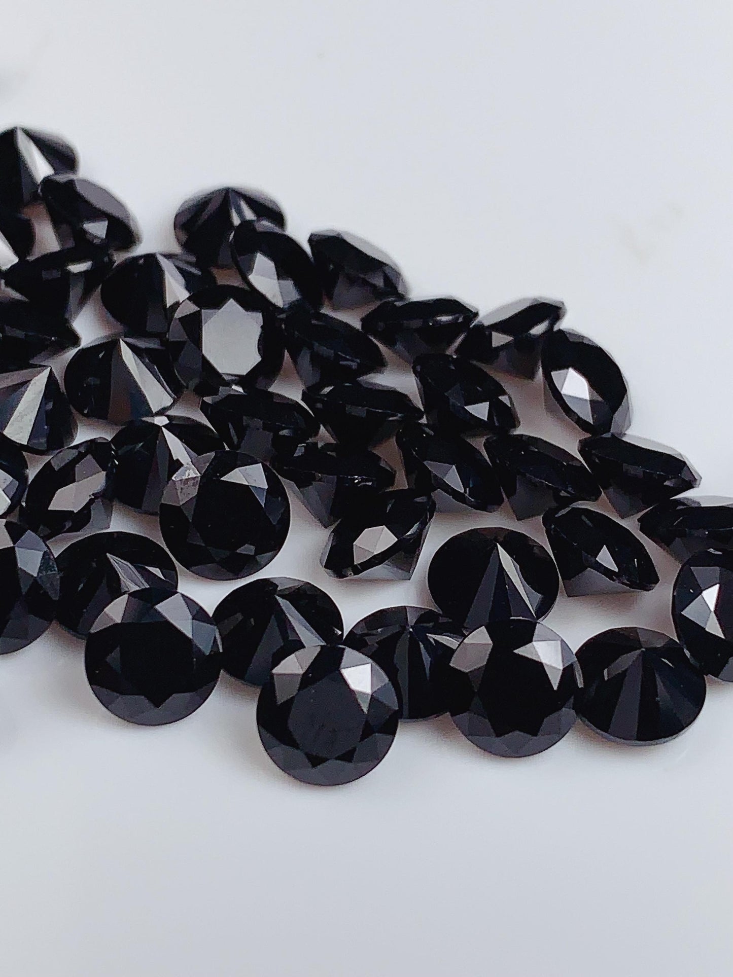 6mm AAA Black Spinel Gemstone: Natural Faceted Round Cut