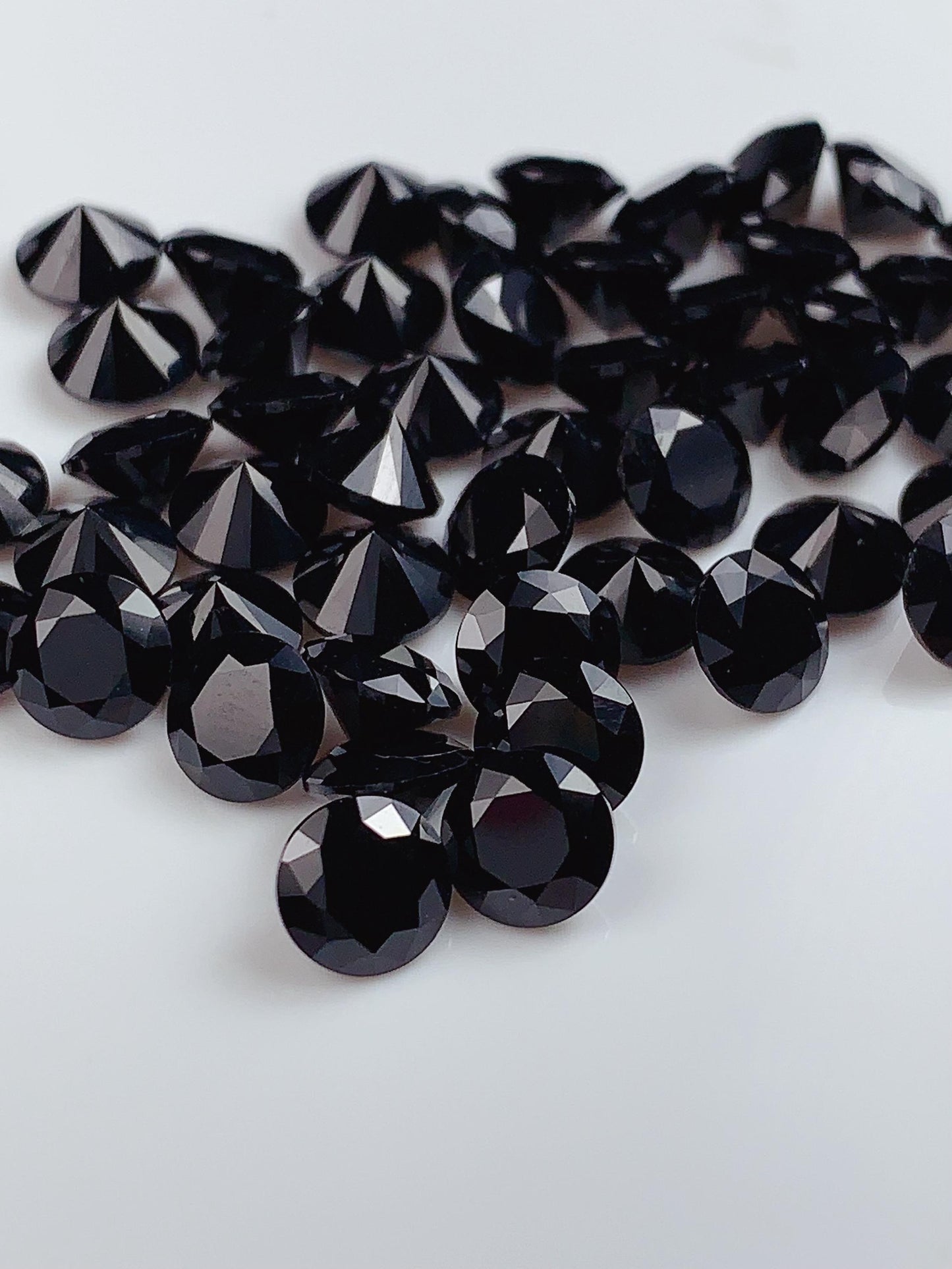 6mm AAA Black Spinel Gemstone: Natural Faceted Round Cut