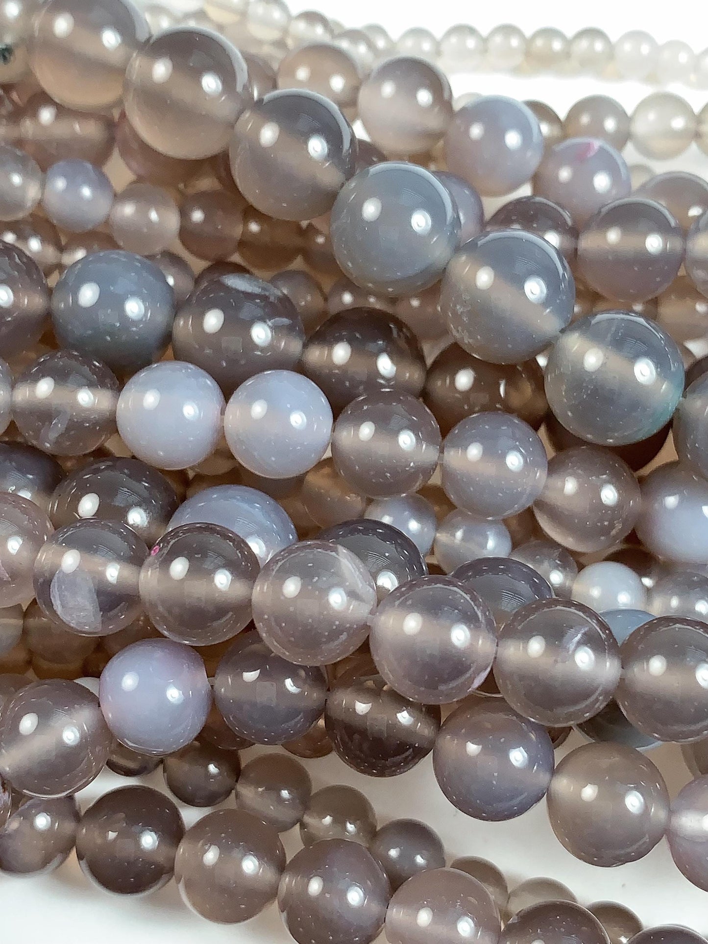 Gray Agate Beads: Natural Smooth Round Gemstone, 15.5" Strand