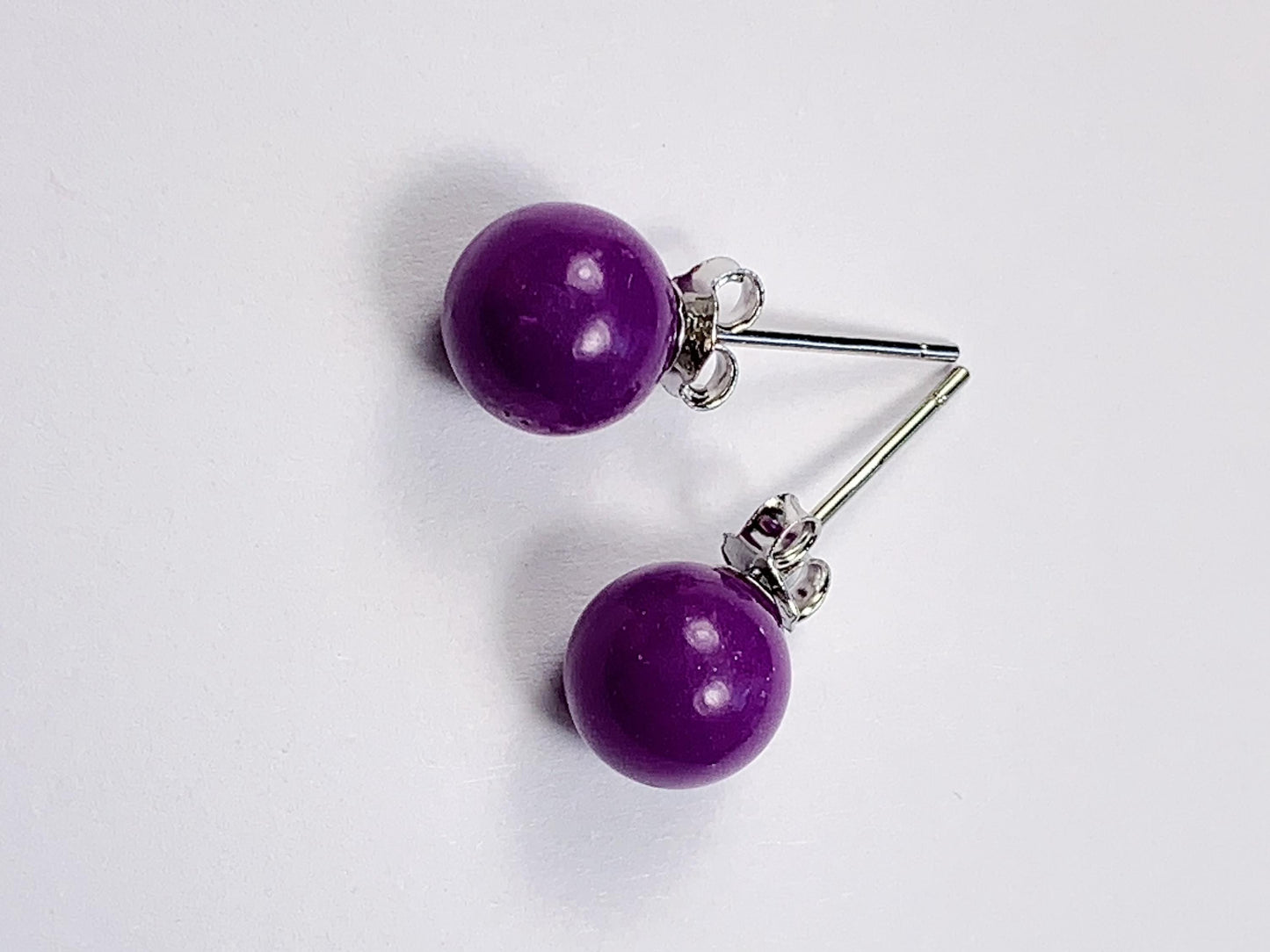 Phosphosiderite Sterling Silver Stud Earrings: 18k Gold Plated (7mm)
