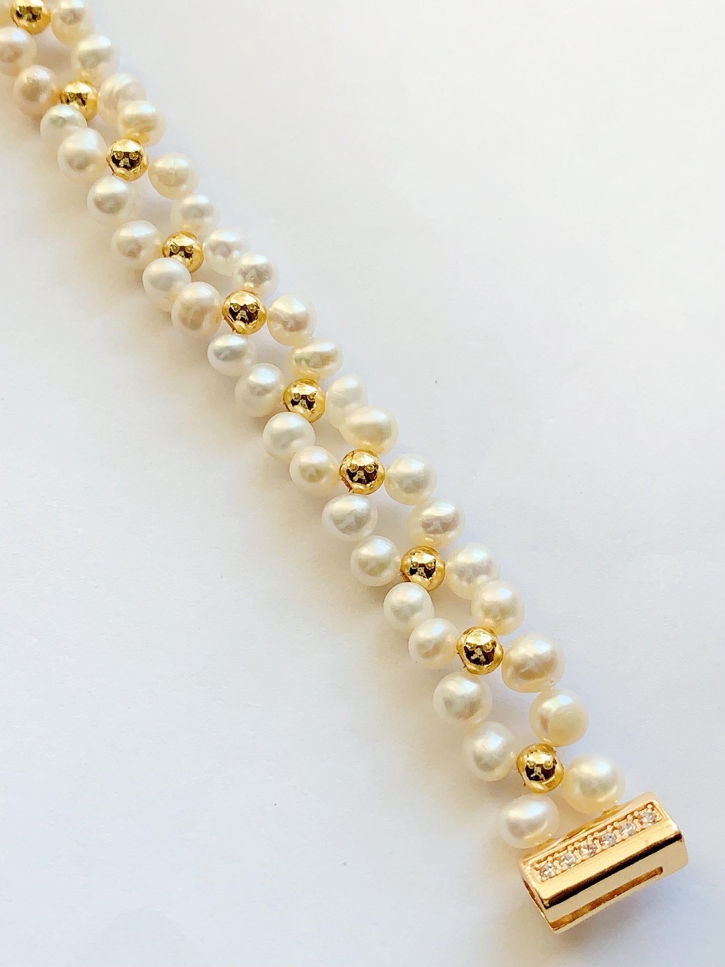Good quality Natural Freshwater White Pearl Bracelet Bright Luster Gloss 14K Yellow Gold Filled