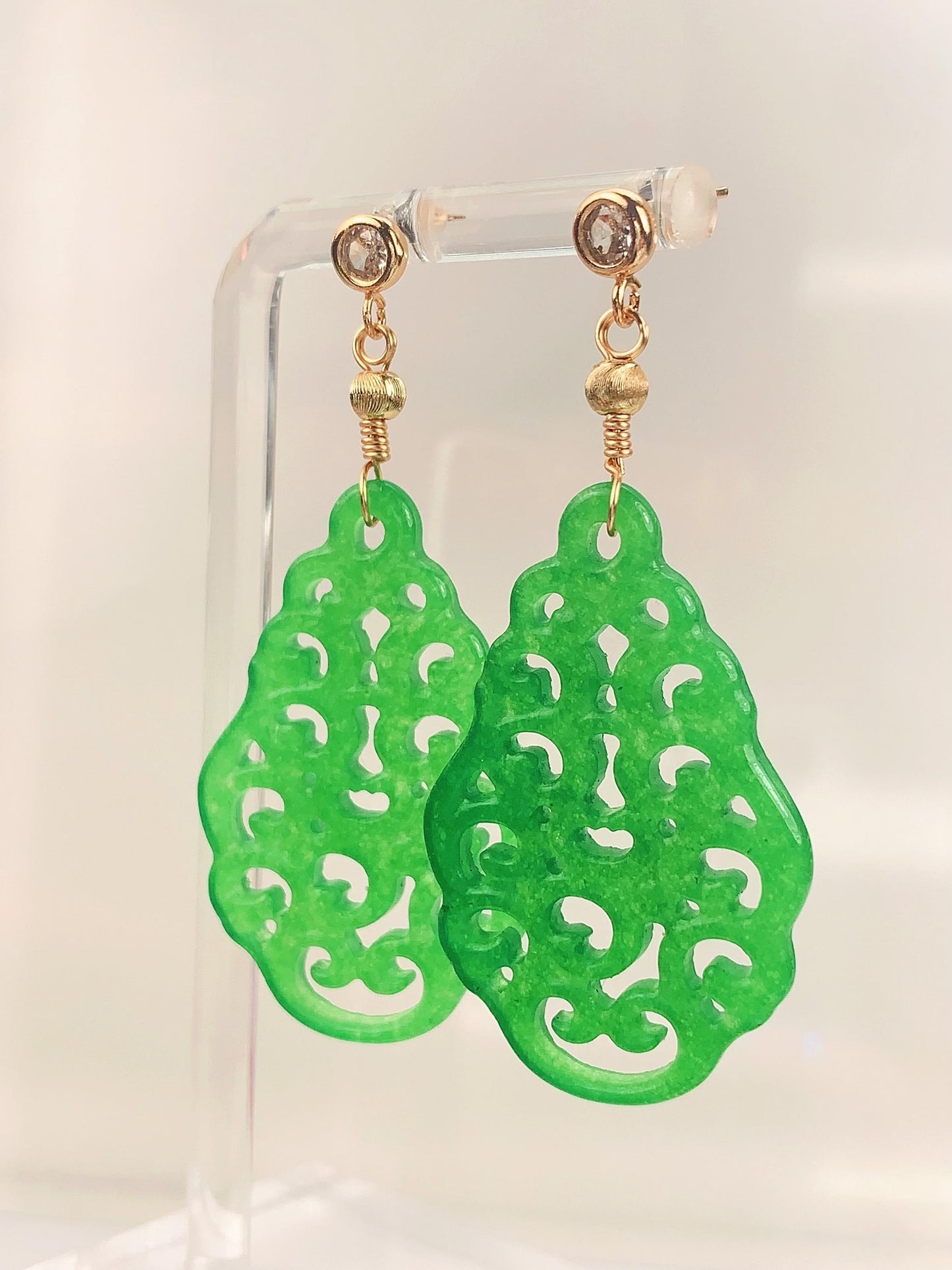 Natural Green Jade 14K Yellow Gold Filled Earrings Ear Stud Hollow carved