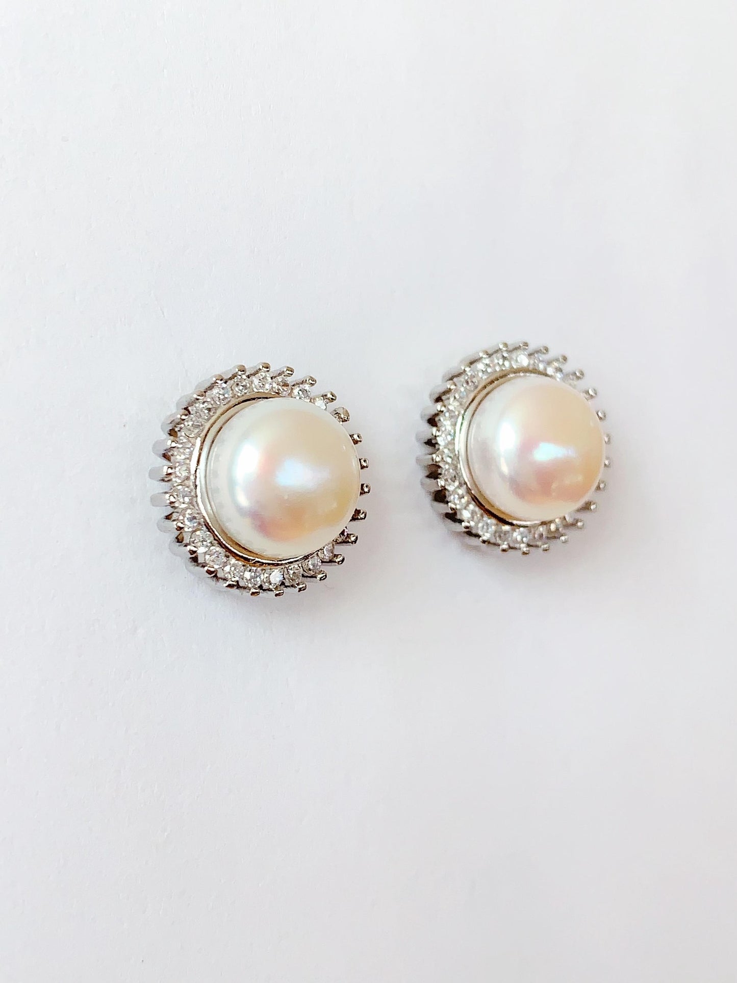 9mm Freshwater Pearl Earrings: 18k White Gold Plated Sterling Silver Studs