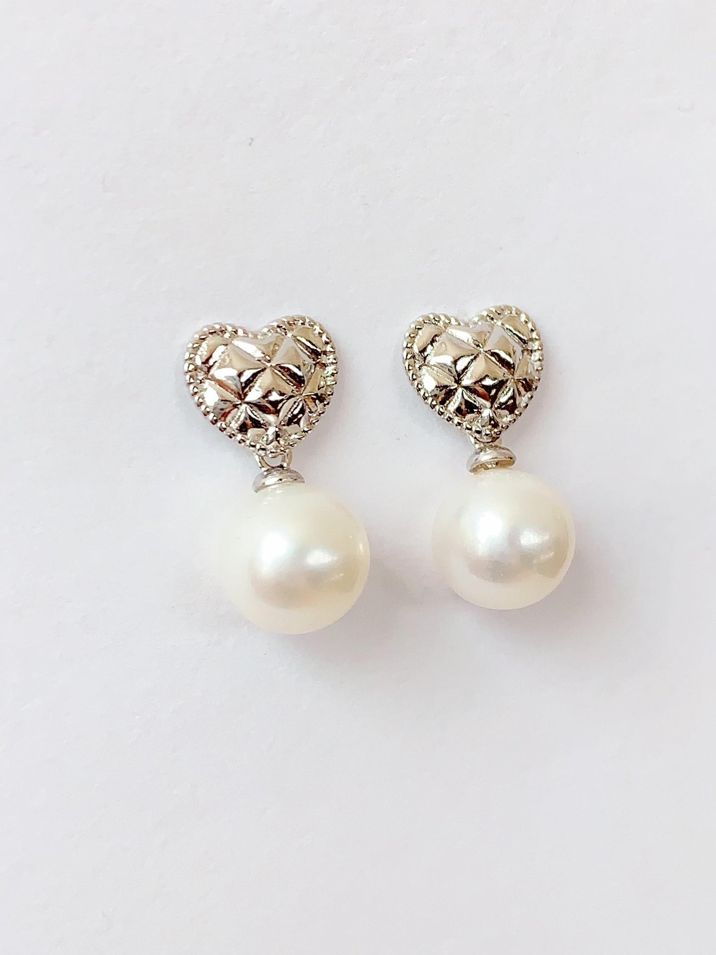 8mm Freshwater Pearl Earrings: Sterling Silver Heart Studs