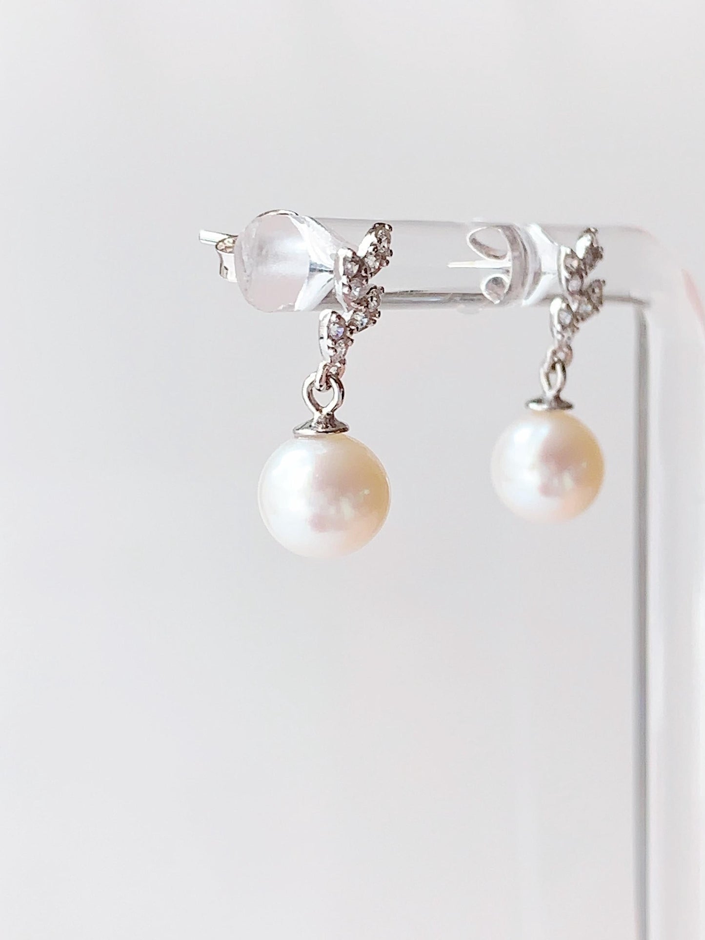 Freshwater Pearl Earrings: 18k White Gold Plated Sterling Silver Leaf Studs