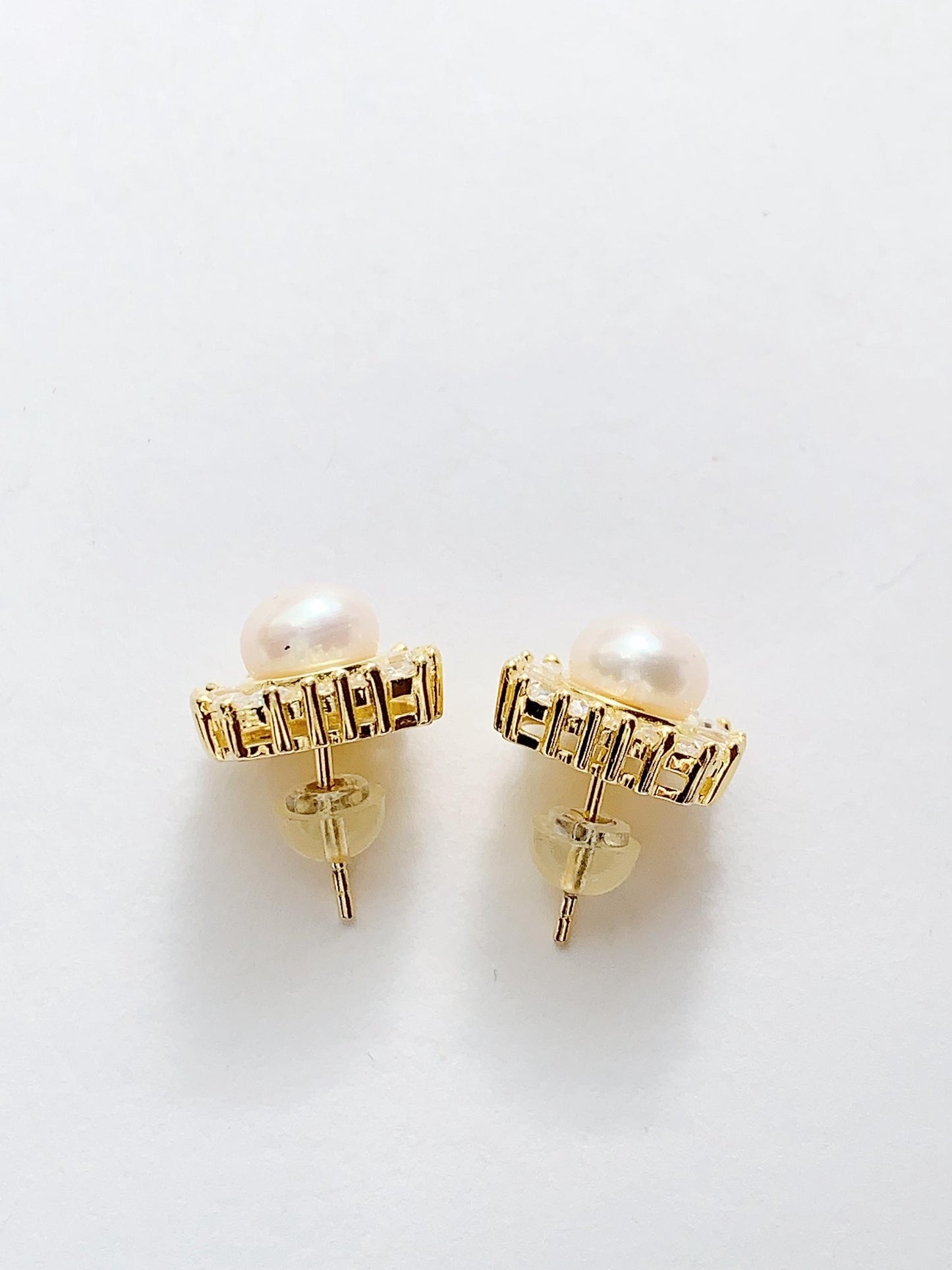 7mm Freshwater Pearl Earrings: 18k White Gold Plated Sterling Silver Studs