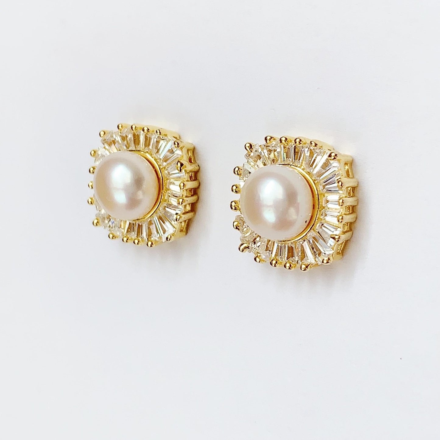 7mm Freshwater Pearl Earrings: 18k White Gold Plated Sterling Silver Studs