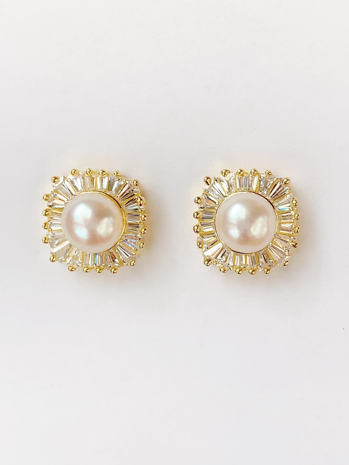 7mm Freshwater Pearl Earrings: 18k White Gold Plated Sterling Silver Studs