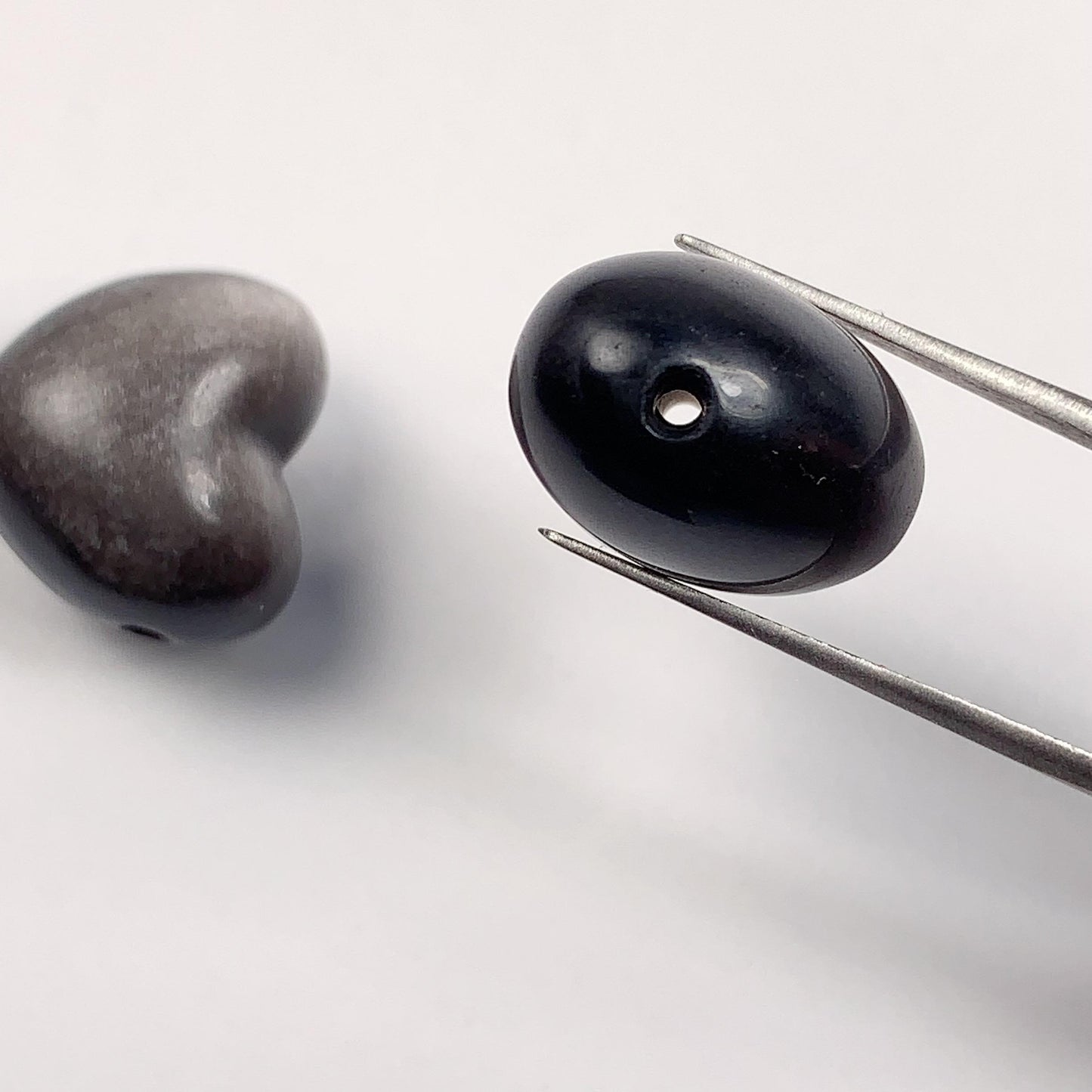 16 Good Detail Carved  Natural Black Silver Obsidian Heart beads Loose Gems Gemstone