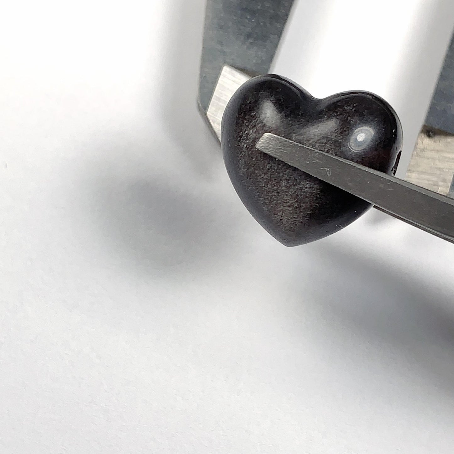 16 Good Detail Carved  Natural Black Silver Obsidian Heart beads Loose Gems Gemstone
