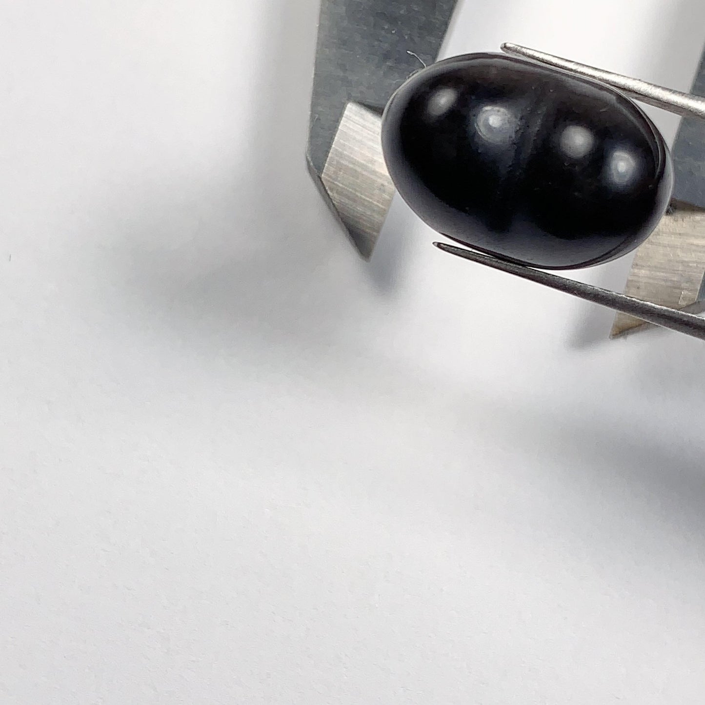 16 Good Detail Carved  Natural Black Silver Obsidian Heart beads Loose Gems Gemstone