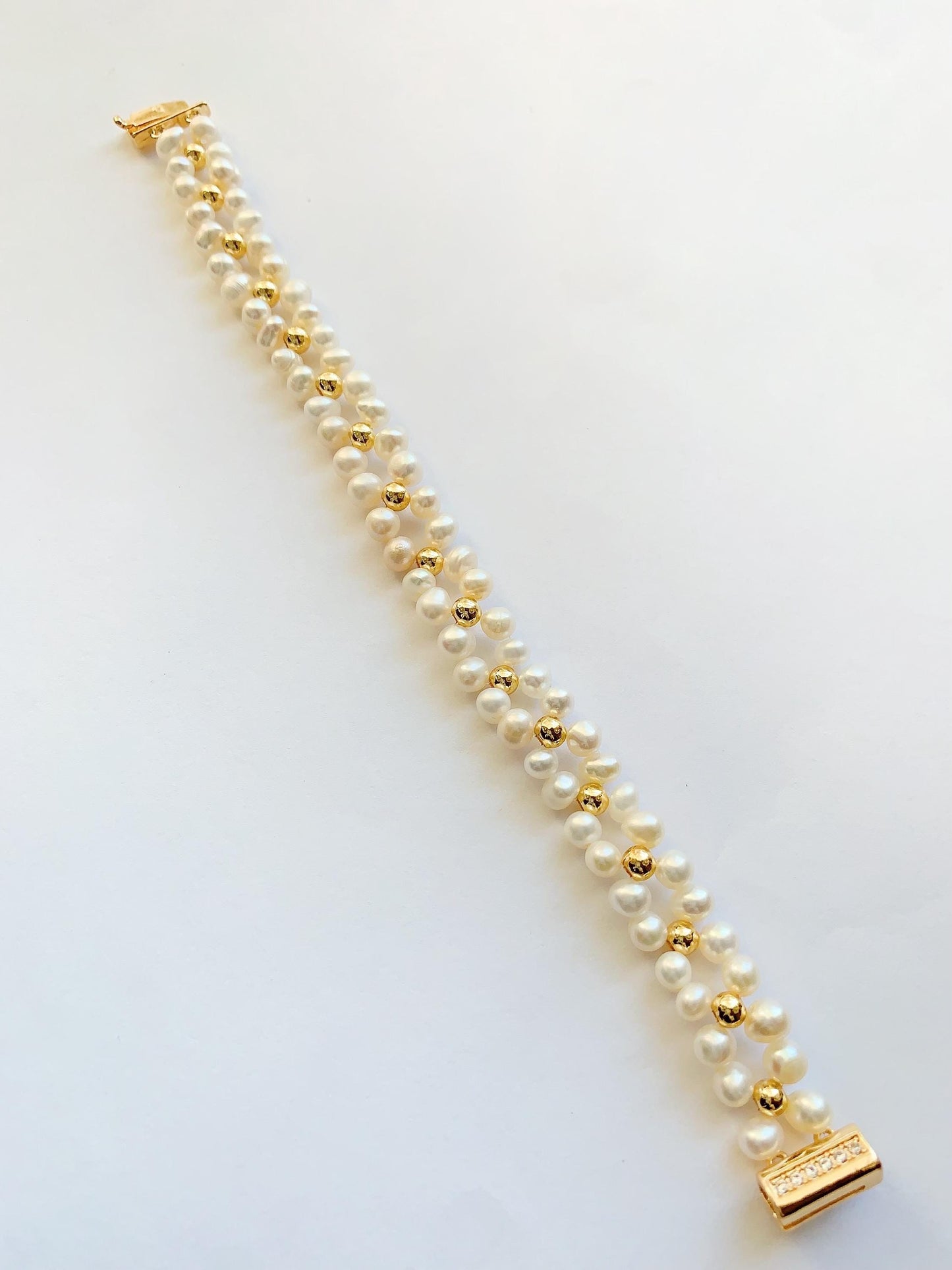 Good quality Natural Freshwater White Pearl Bracelet Bright Luster Gloss 14K Yellow Gold Filled